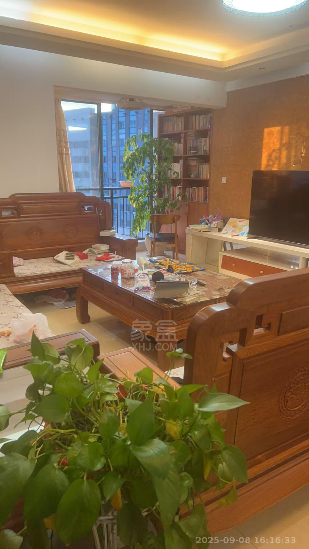 经世皇城 3室2厅2卫 1400.0元/月 经世皇城 3室2厅2卫 1400.0元/月室内图