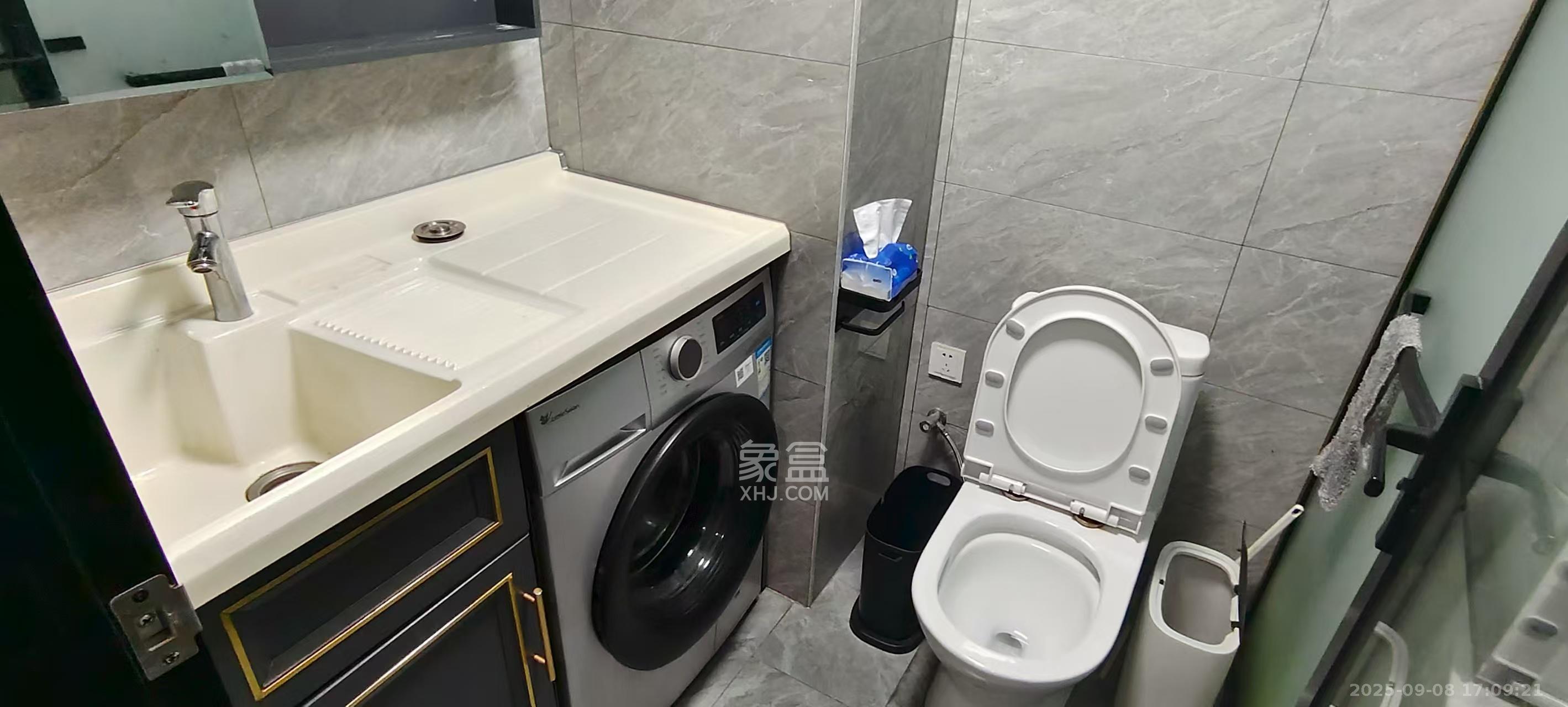 新世界广场 1室1厅1卫 1600.0元/月 新世界广场 1室1厅1卫 1600.0元/月室内图