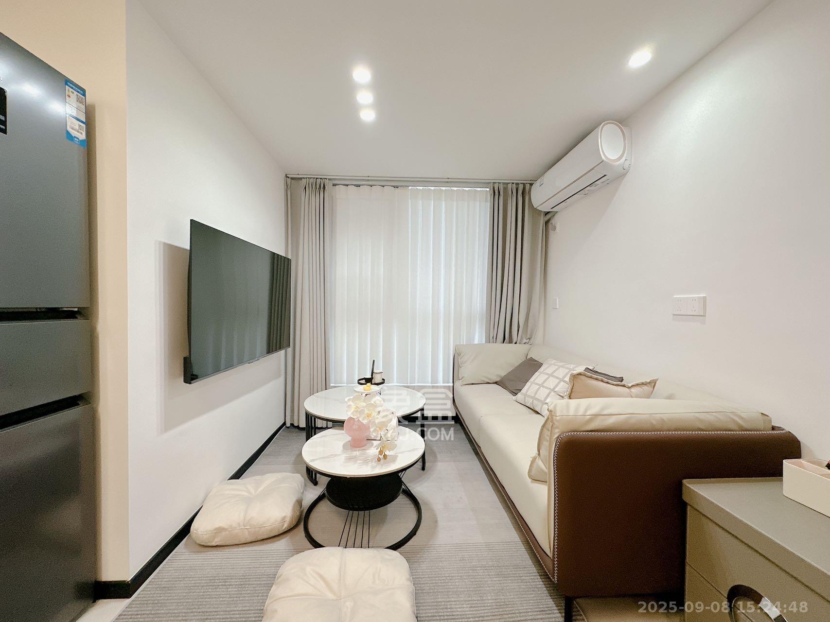 卓越中寰 2室1厅1卫 2900.0元/月 卓越中寰 2室1厅1卫 2900.0元/月室内图