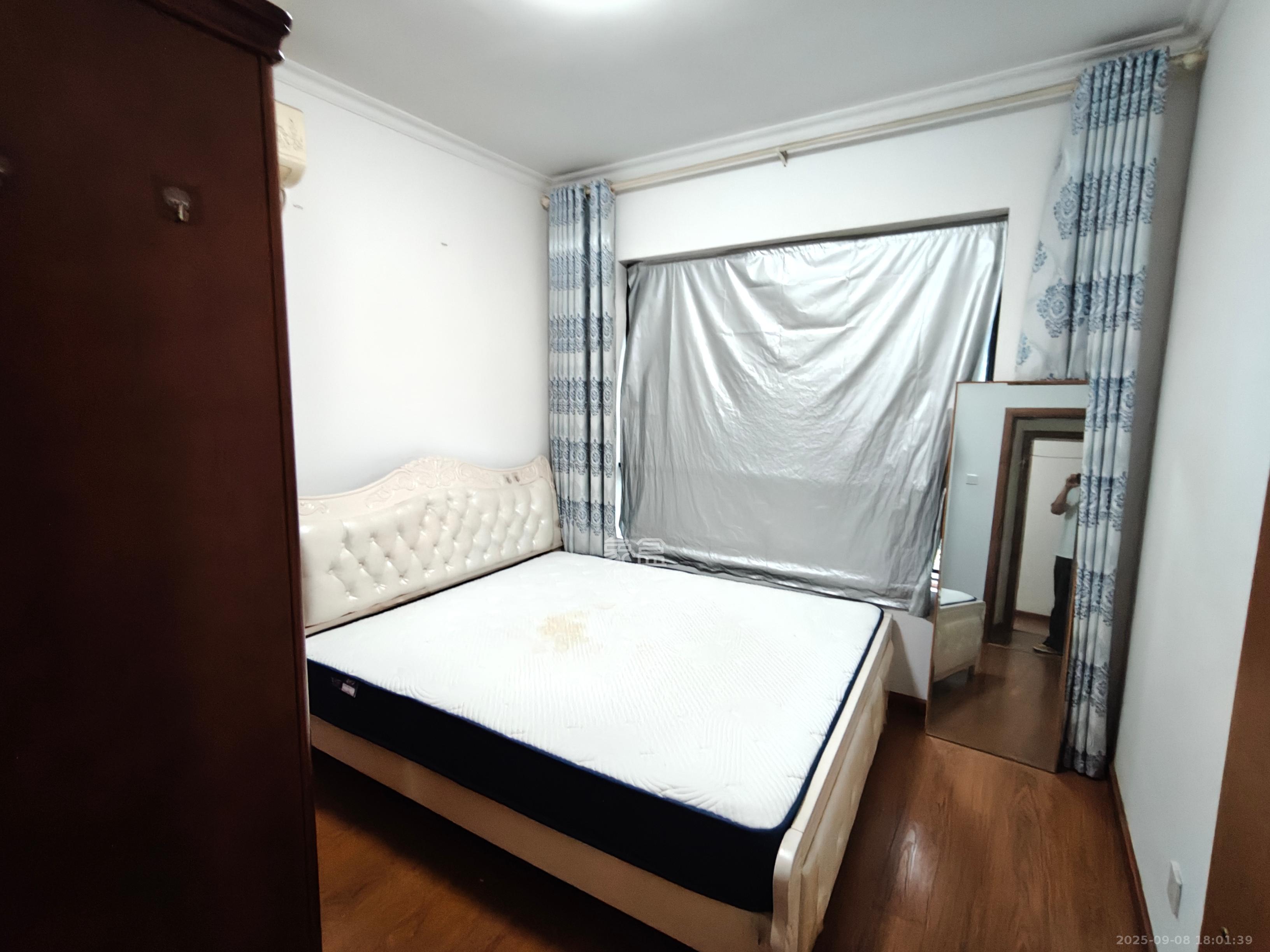 中信凯旋蓝岸(中信新城三期)  3室2厅1卫    1800.0元/月 中信凯旋蓝岸(中信新城三期)  3室2厅1卫    1800.0元/月室内图