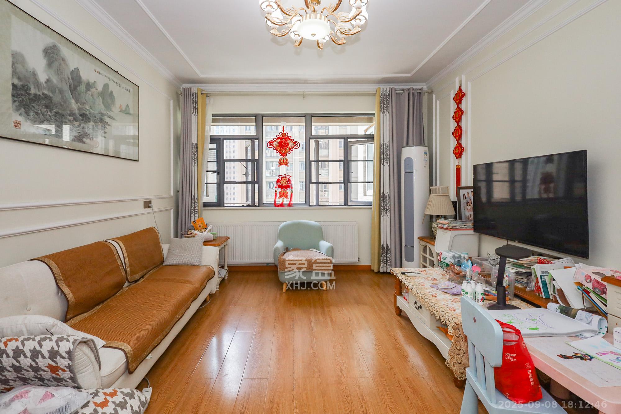 八方小区B区  3室2厅2卫    380.0万 八方小区B区  3室2厅2卫    380.0万