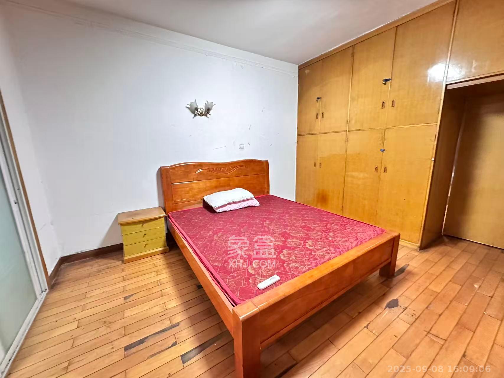 文艺新村  2室1厅1卫    1600.0元/月室内图