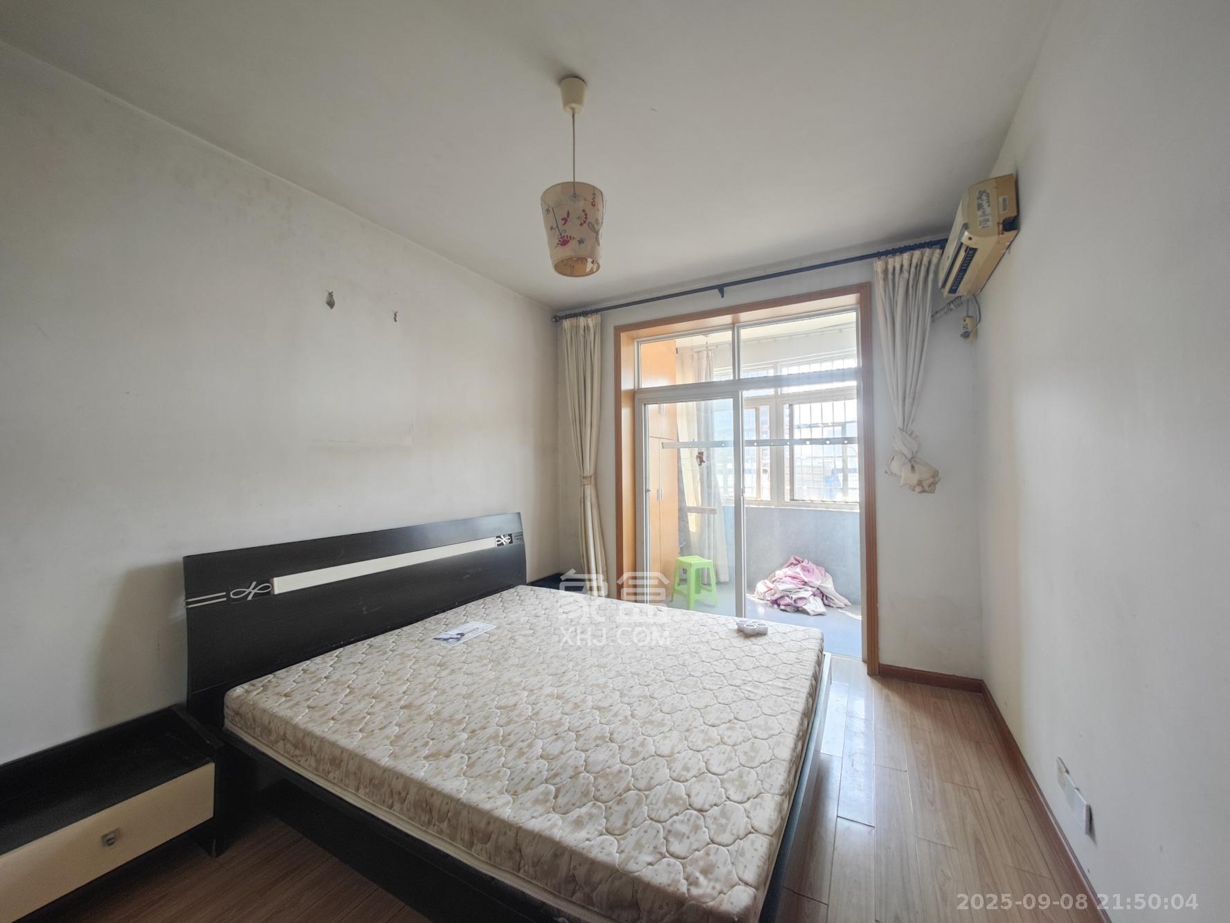 泰禹家园（彩云之翼家园一期、二期、三期）  3室2厅2卫    85.0万卧室