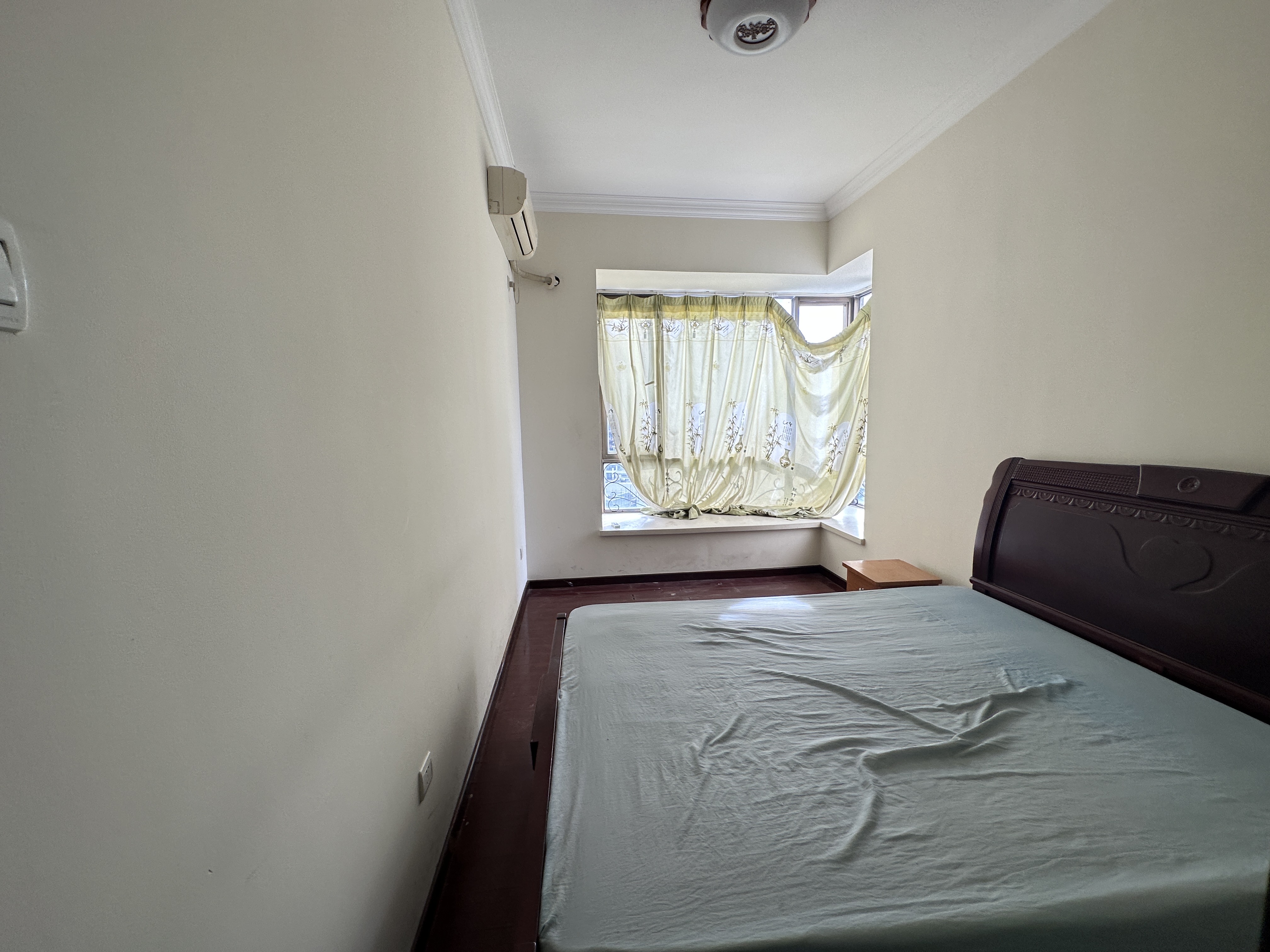 警苑 4室2厅2卫 4200.0元/月 警苑 4室2厅2卫 4200.0元/月室内图