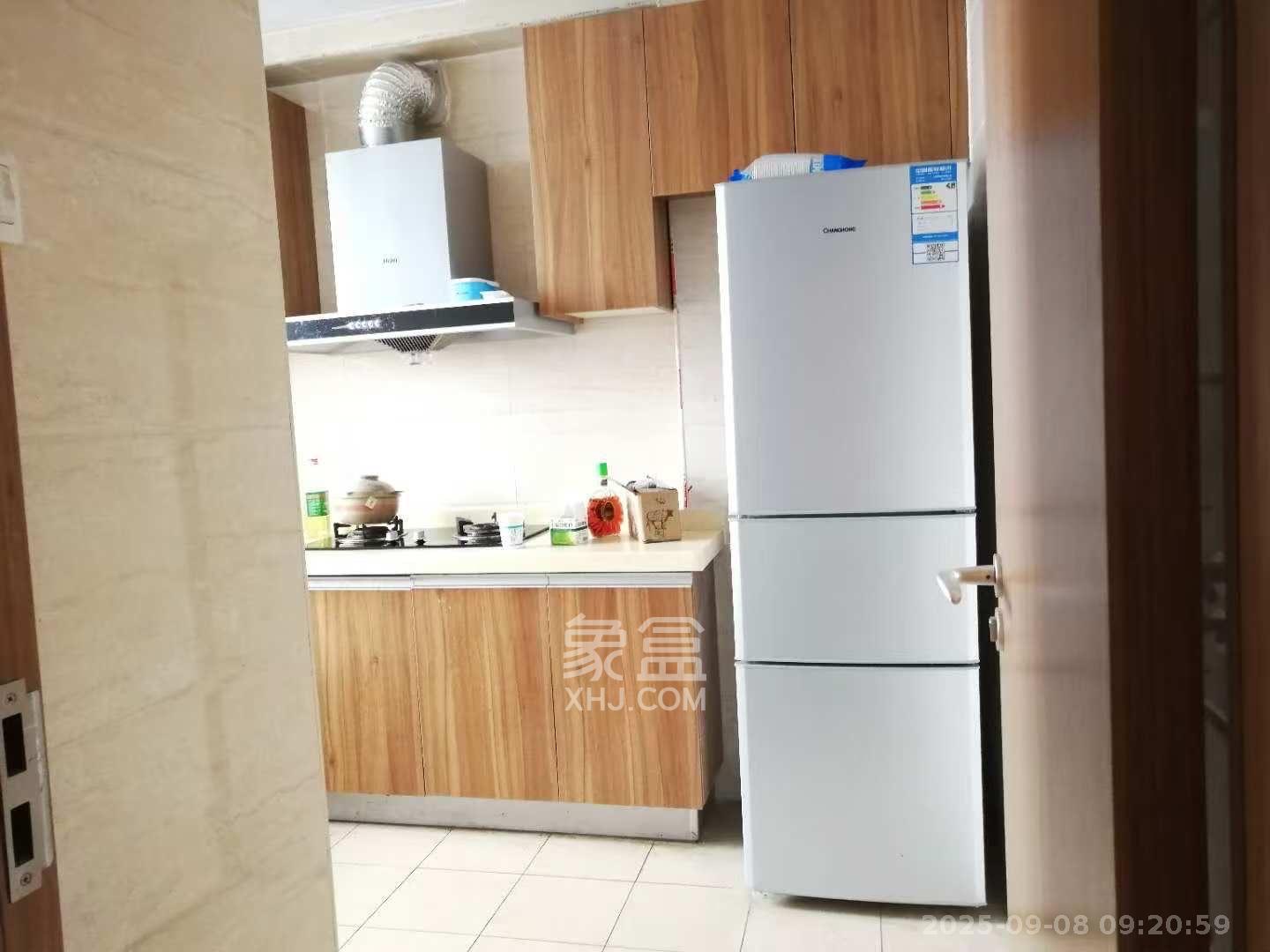 麓谷小镇  1室2厅1卫    2200.0元/月室内图