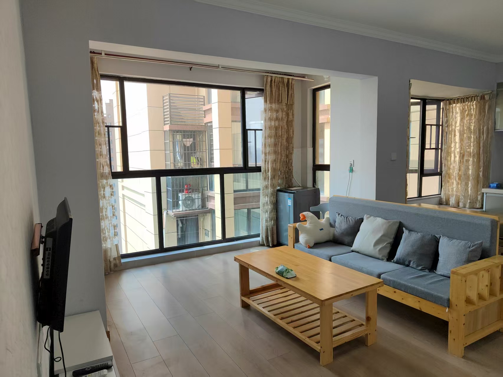 尚东金河湾  2室1厅1卫    2100.0元/月户型图