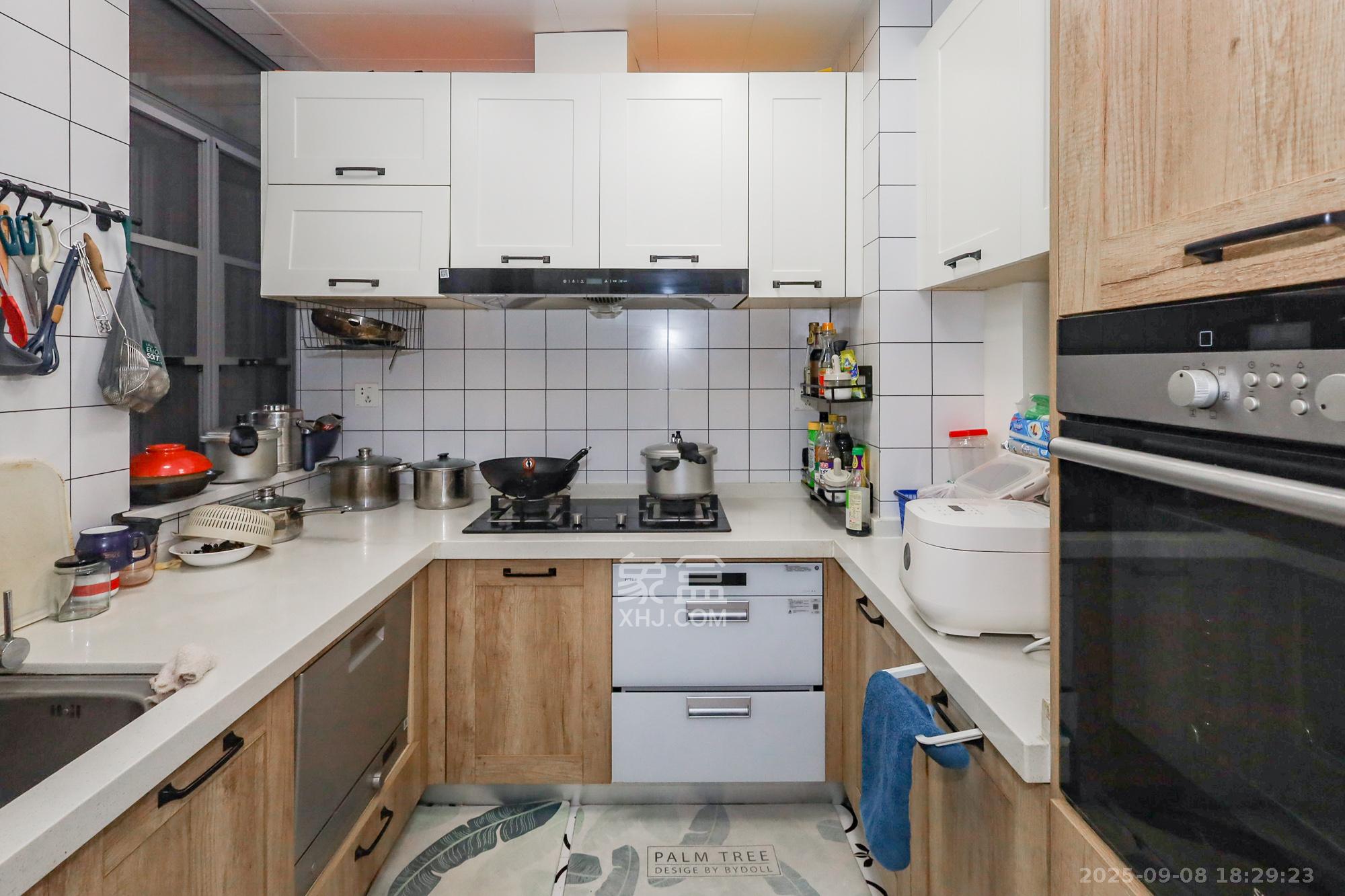 八方小区B区 3室2厅2卫 390.0万 八方小区B区 3室2厅2卫 390.0万厨房