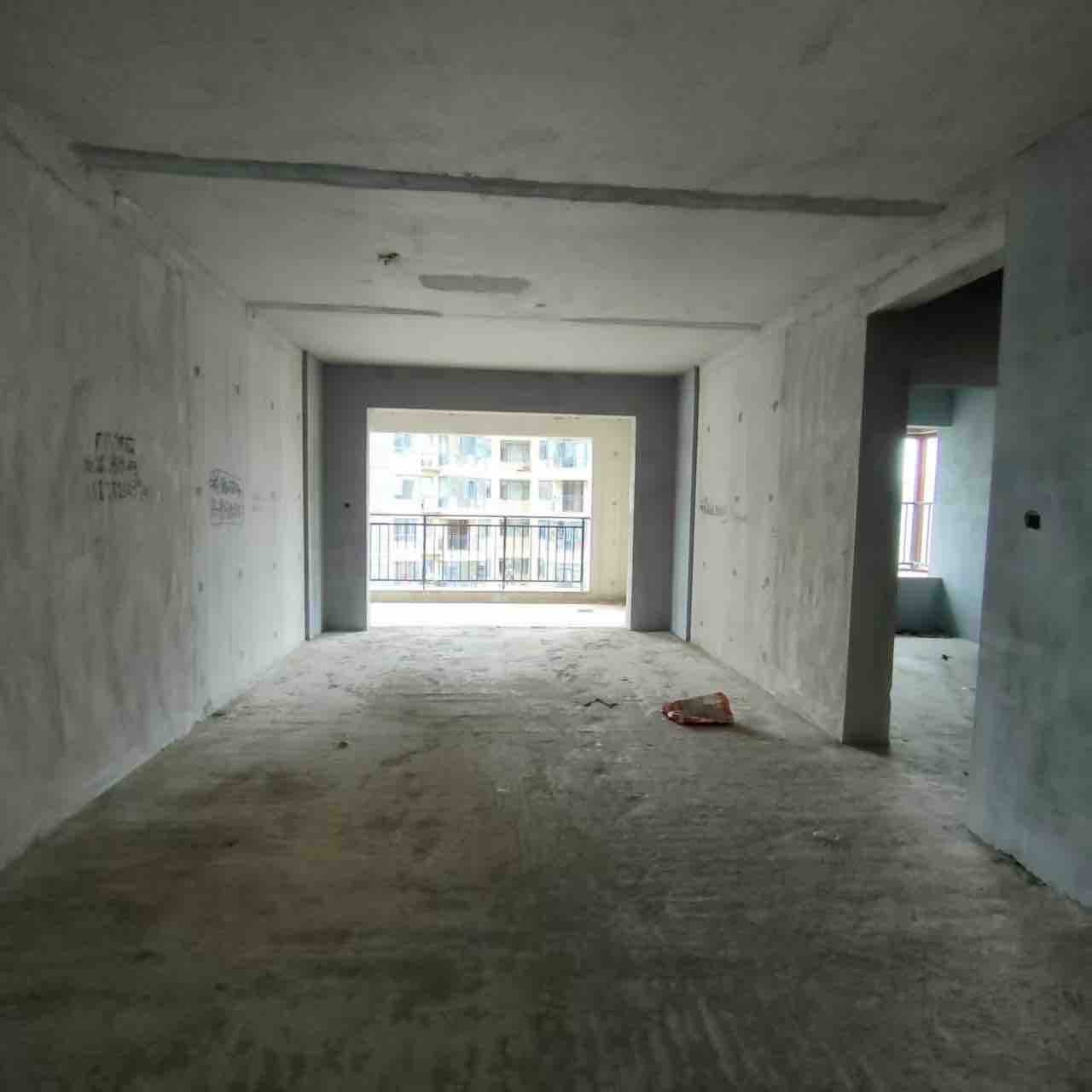 吉大汉学仕府 3室2厅2卫 78.0万 吉大汉学仕府 3室2厅2卫 78.0万客厅