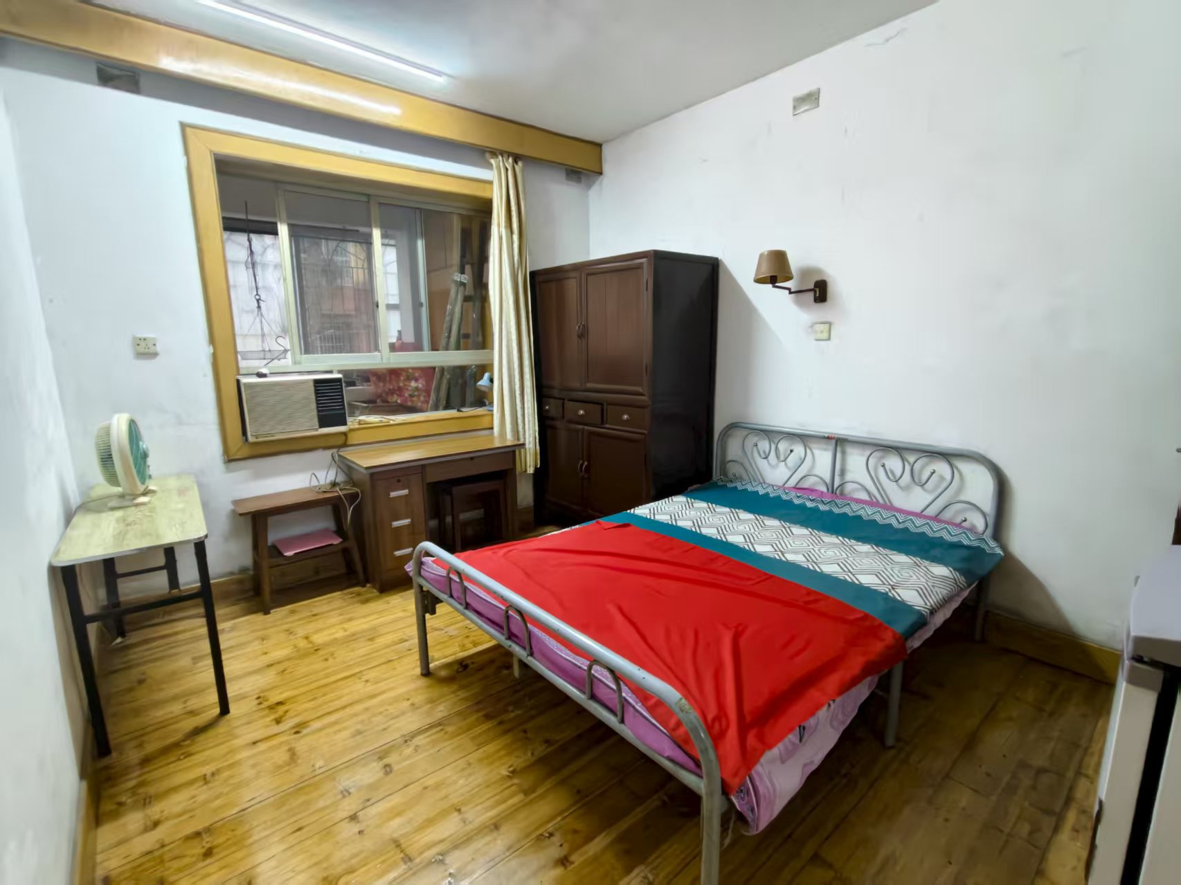 娄底市供销大院家属楼 3室2厅2卫 1300.0元/月 娄底市供销大院家属楼 3室2厅2卫 1300.0元/月室内图