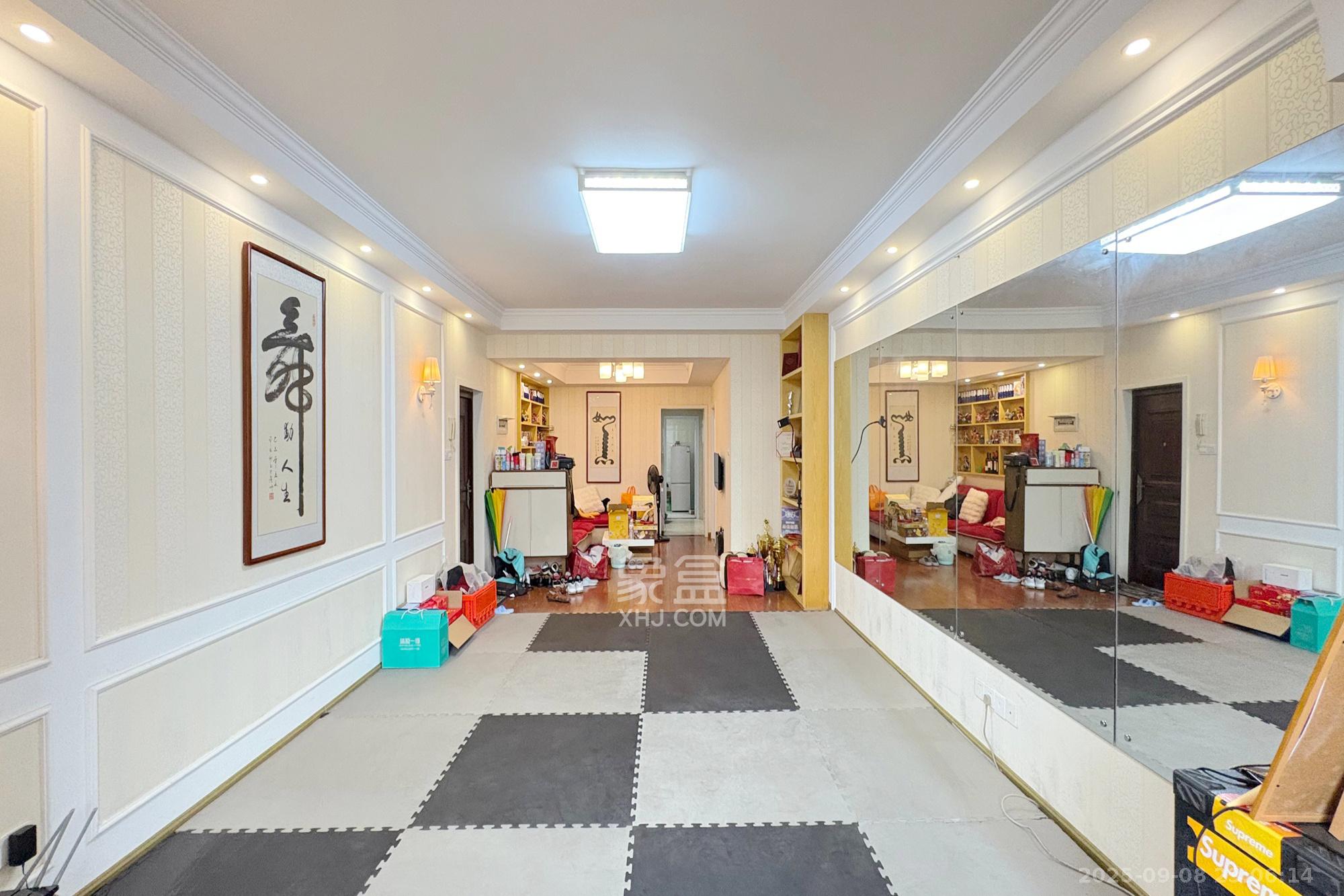 湖南省粮油食品进出口公司宿舍  3室2厅2卫    135.0万 湖南省粮油食品进出口公司宿舍  3室2厅2卫    135.0万客厅