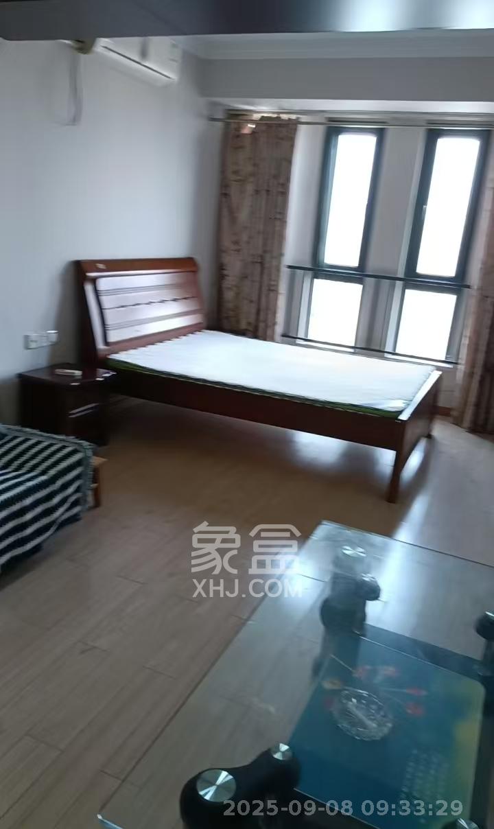 藏珑湖上国际花园 1室1厅1卫 1600.0元/月 藏珑湖上国际花园 1室1厅1卫 1600.0元/月室内图