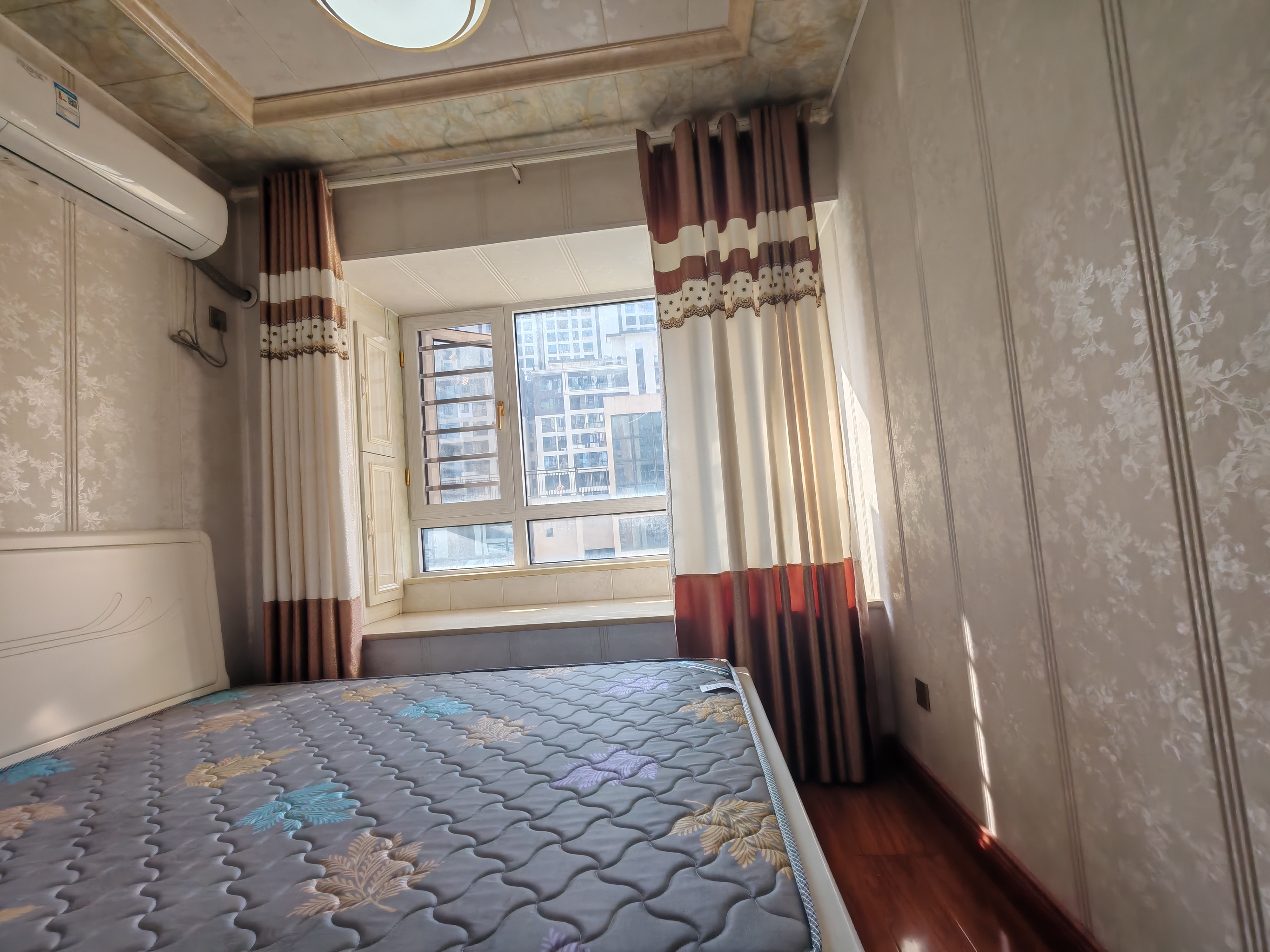 百弘学府城  3室2厅1卫    1500.0元/月 百弘学府城  3室2厅1卫    1500.0元/月室内图