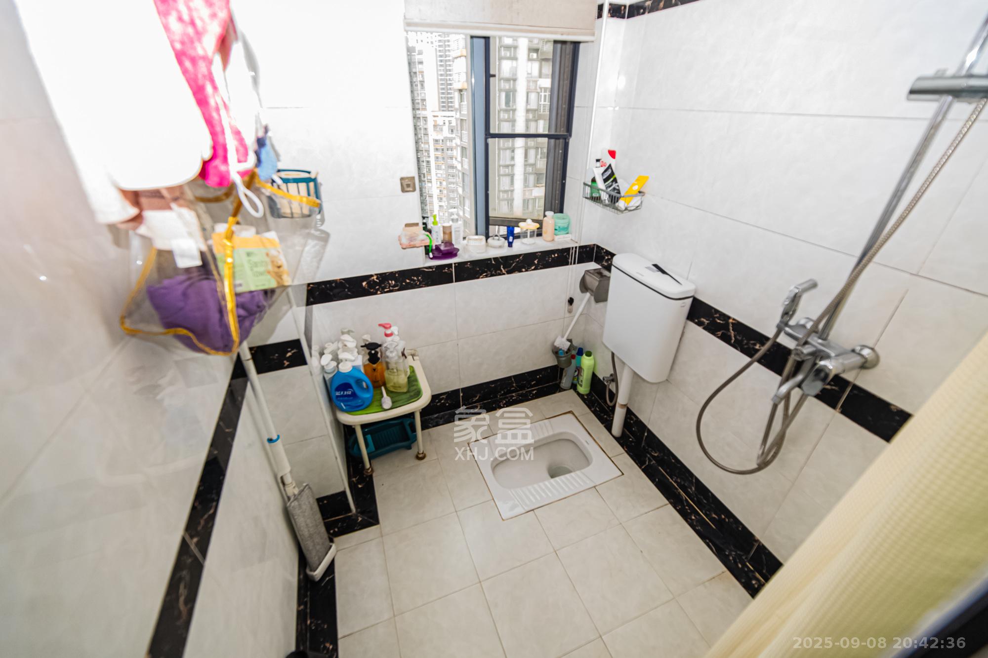 滨江君悦香邸  3室2厅2卫    130.28万 滨江君悦香邸  3室2厅2卫    130.28万卫生间