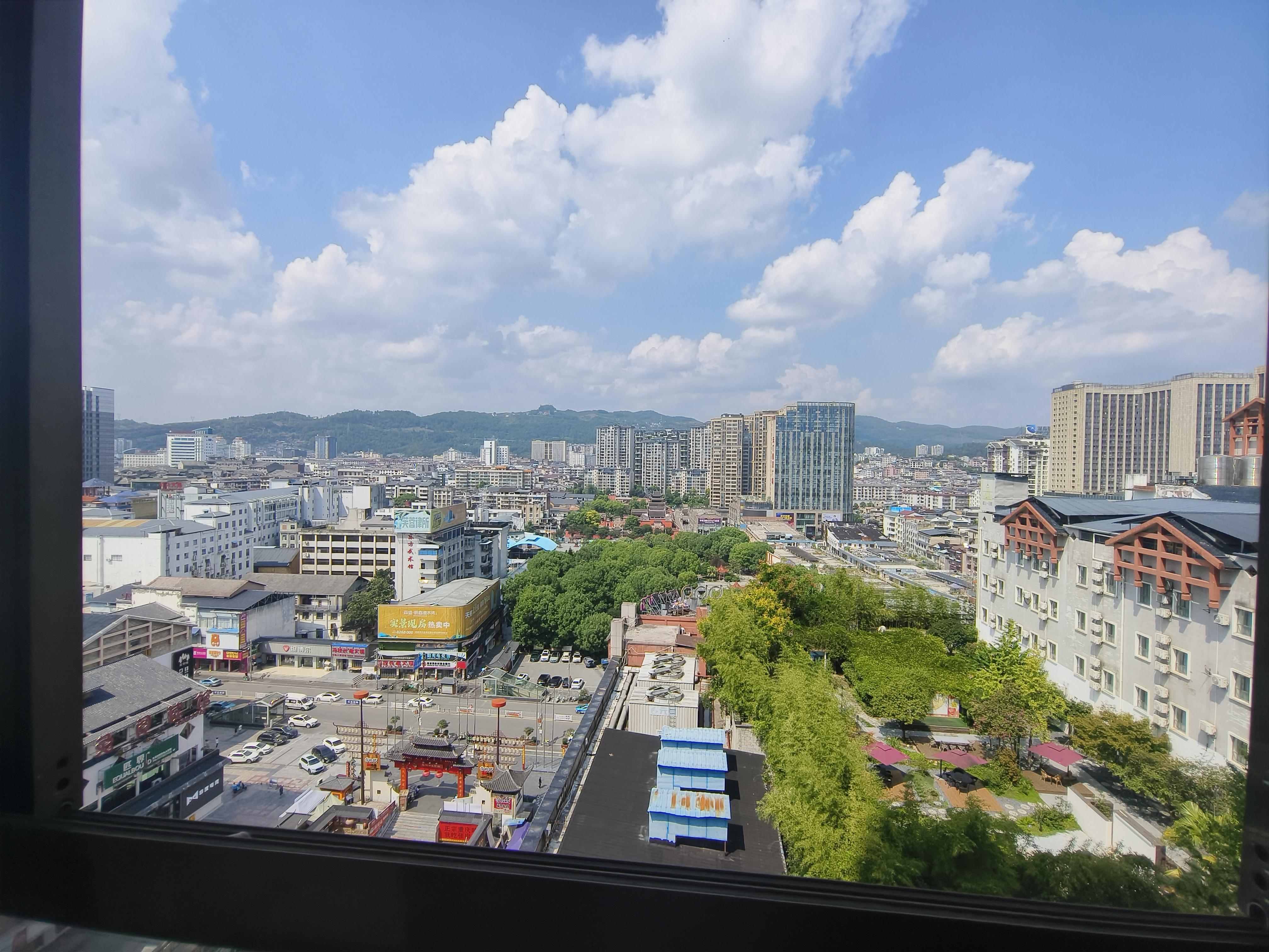 维港十字街  3室2厅2卫    2500.0元/月室内图