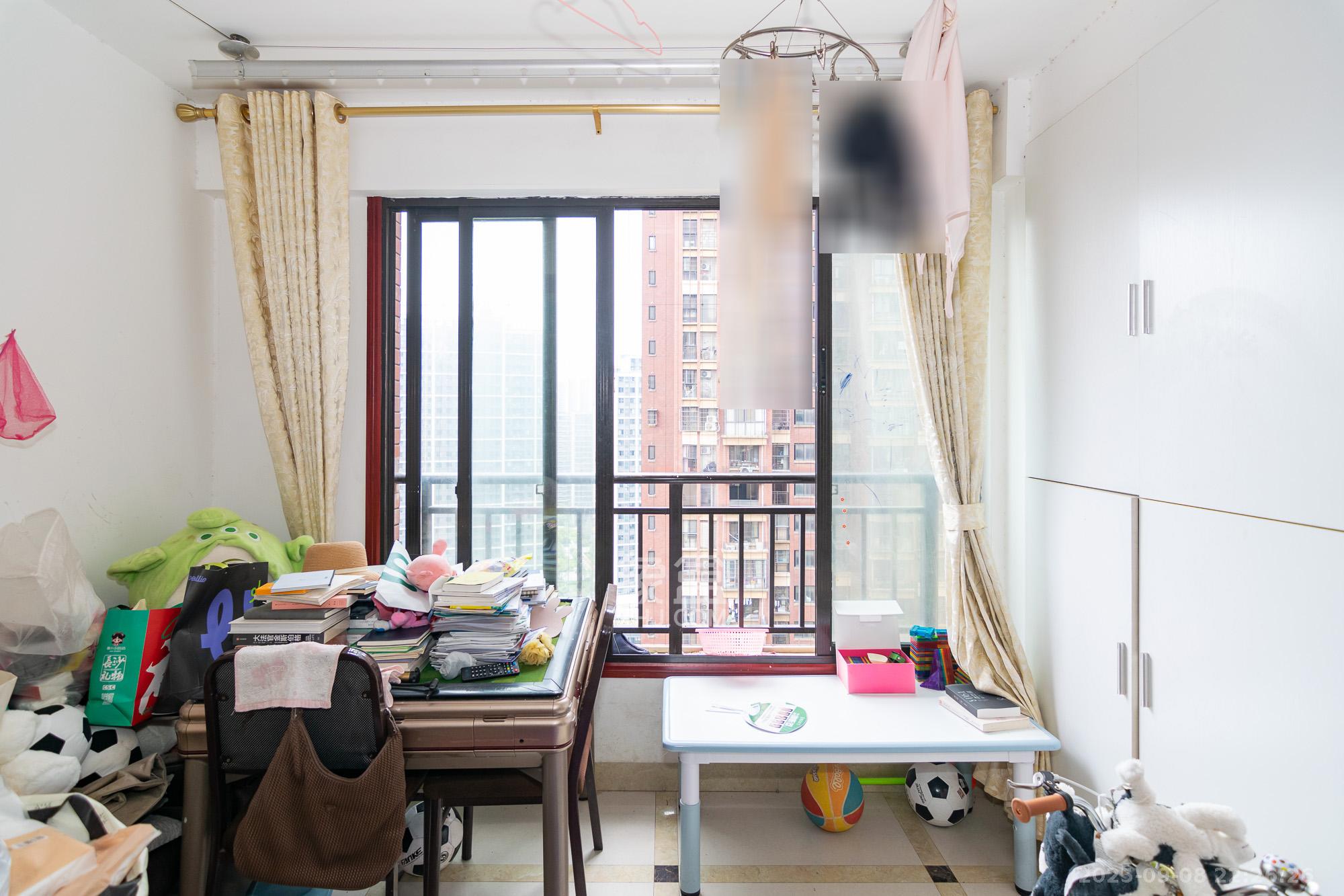 新城国际花都 3室2厅2卫 65.0万 新城国际花都 3室2厅2卫 65.0万阳台