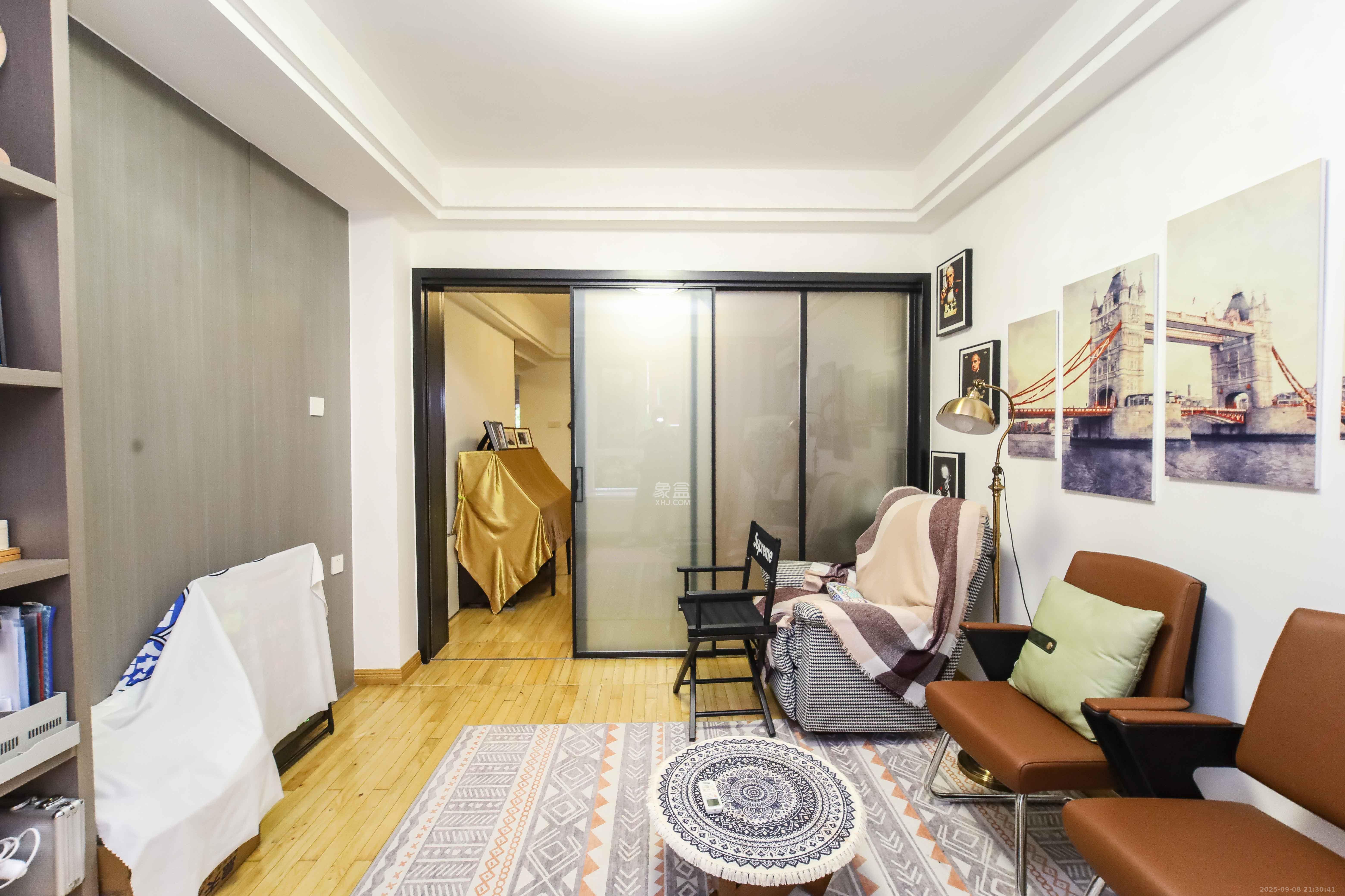 腾达家园（市交通局职工宿舍）  5室3厅2卫    210.0万卧室