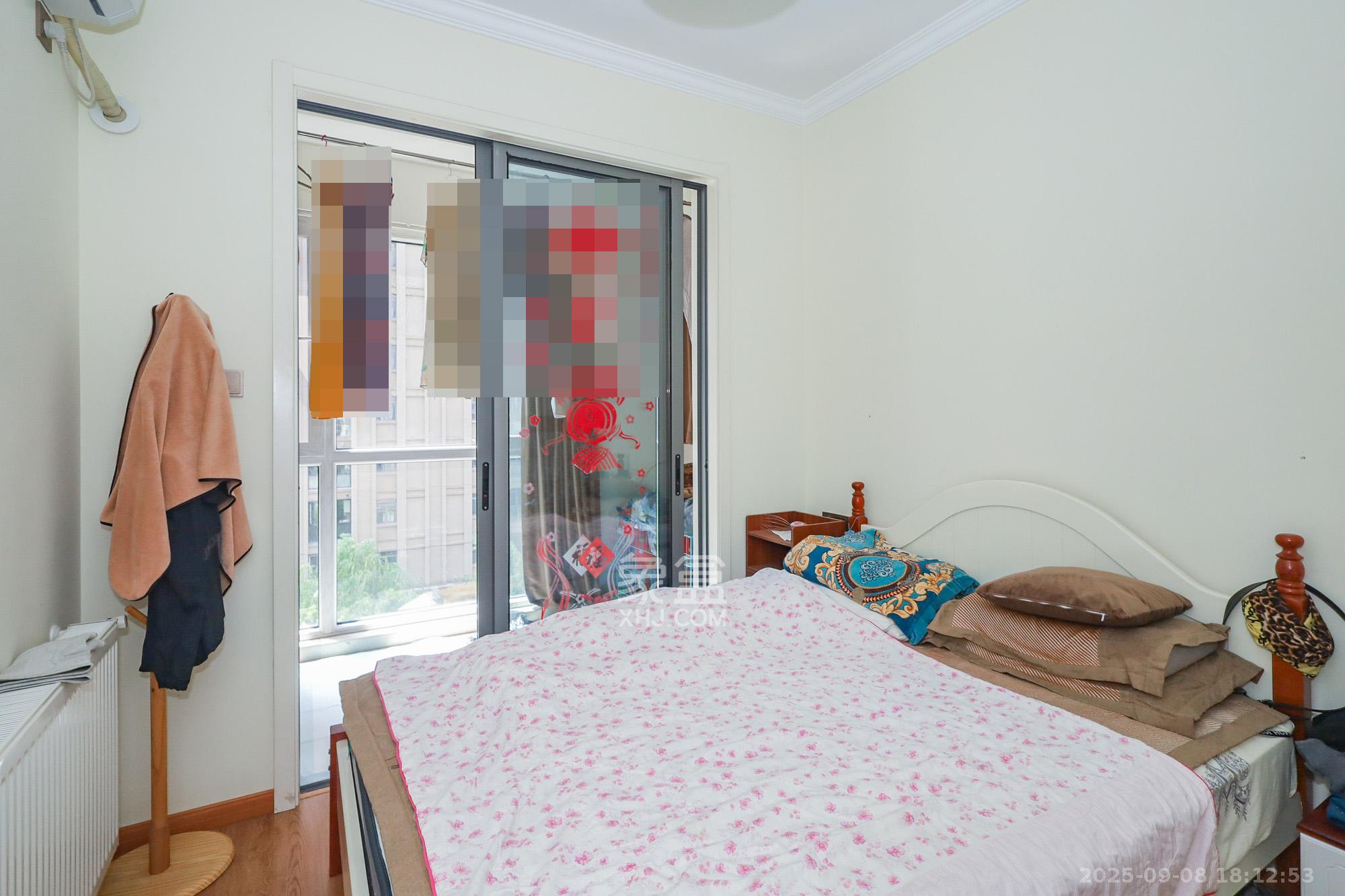 八方小区B区  3室2厅2卫    380.0万卧室