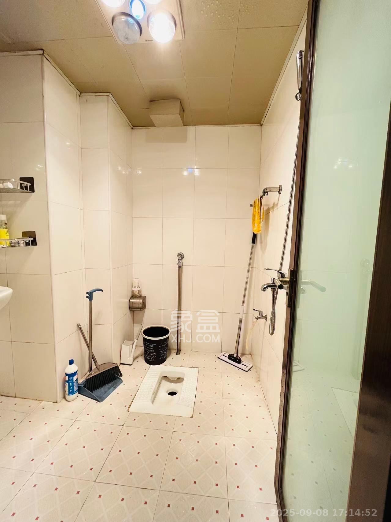 伍家岭生活广场  1室1厅1卫   1700.00元/月室内图