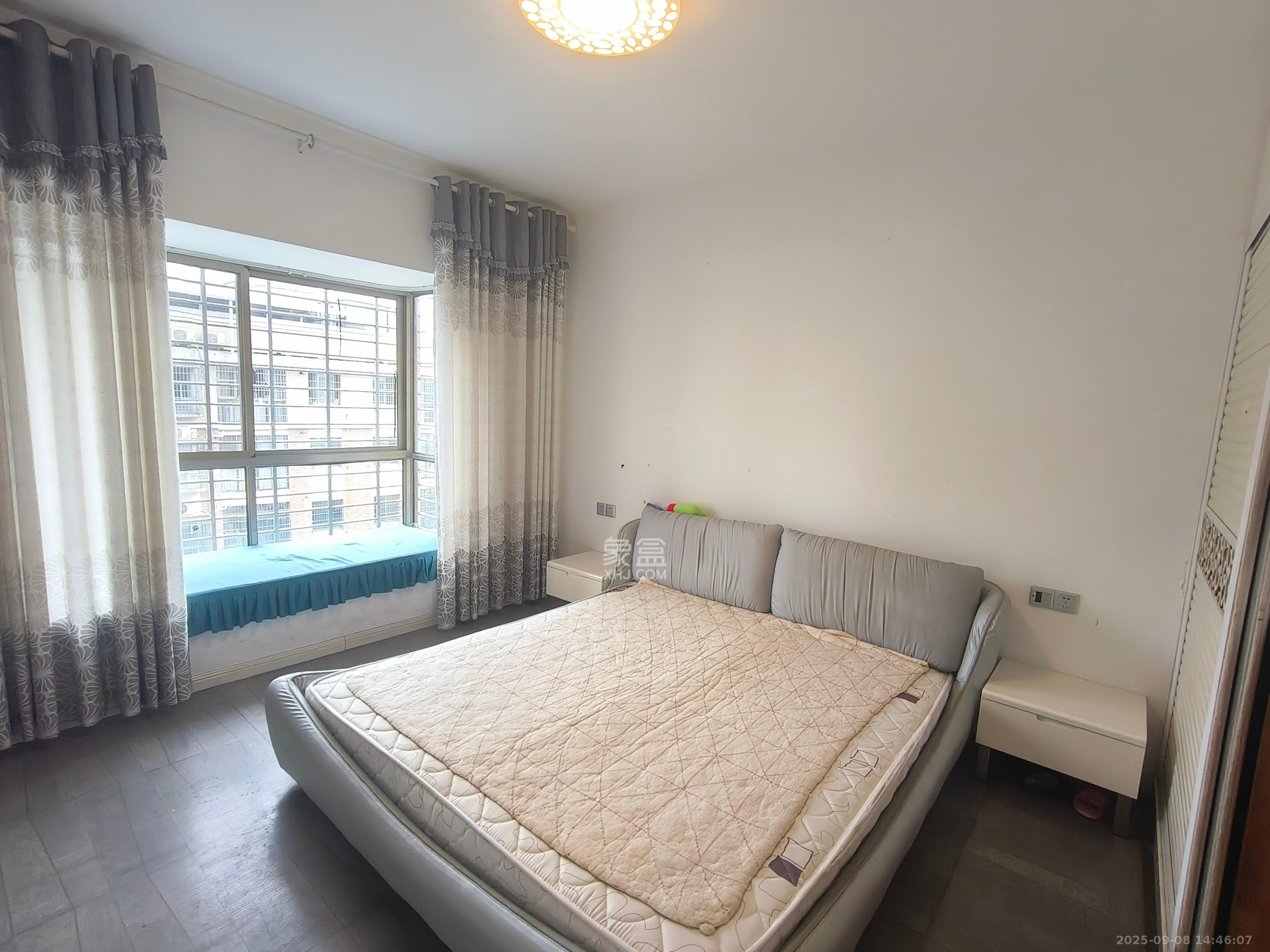 锦绣湘江 3室2厅2卫 1400.0元/月 锦绣湘江 3室2厅2卫 1400.0元/月室内图