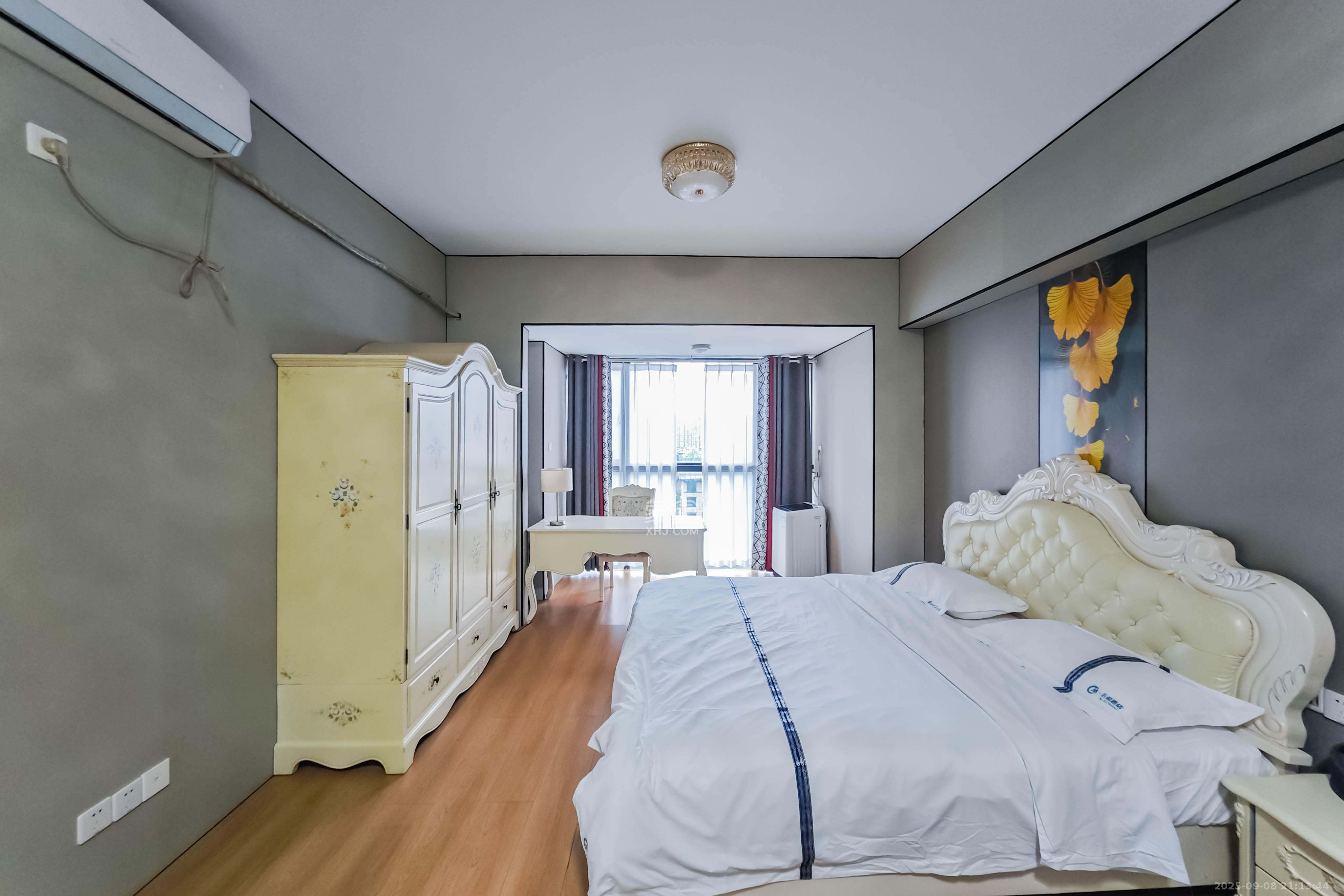 京武浪琴山一、二期 1室1厅1卫 48.0万 京武浪琴山一、二期 1室1厅1卫 48.0万客厅