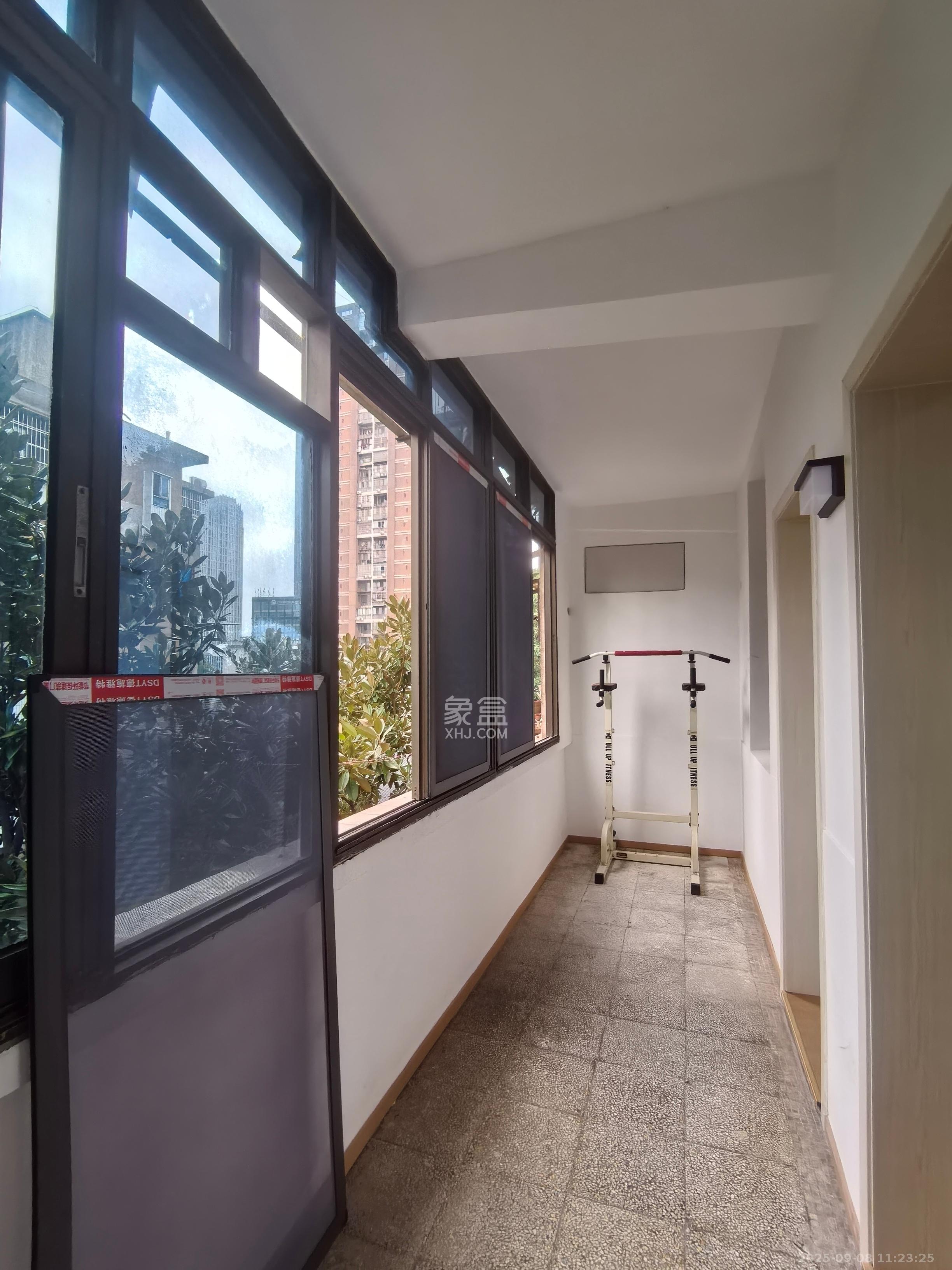 省纺织物资设备总公司 1室0厅0卫 2800.0元/月 省纺织物资设备总公司 1室0厅0卫 2800.0元/月室内图