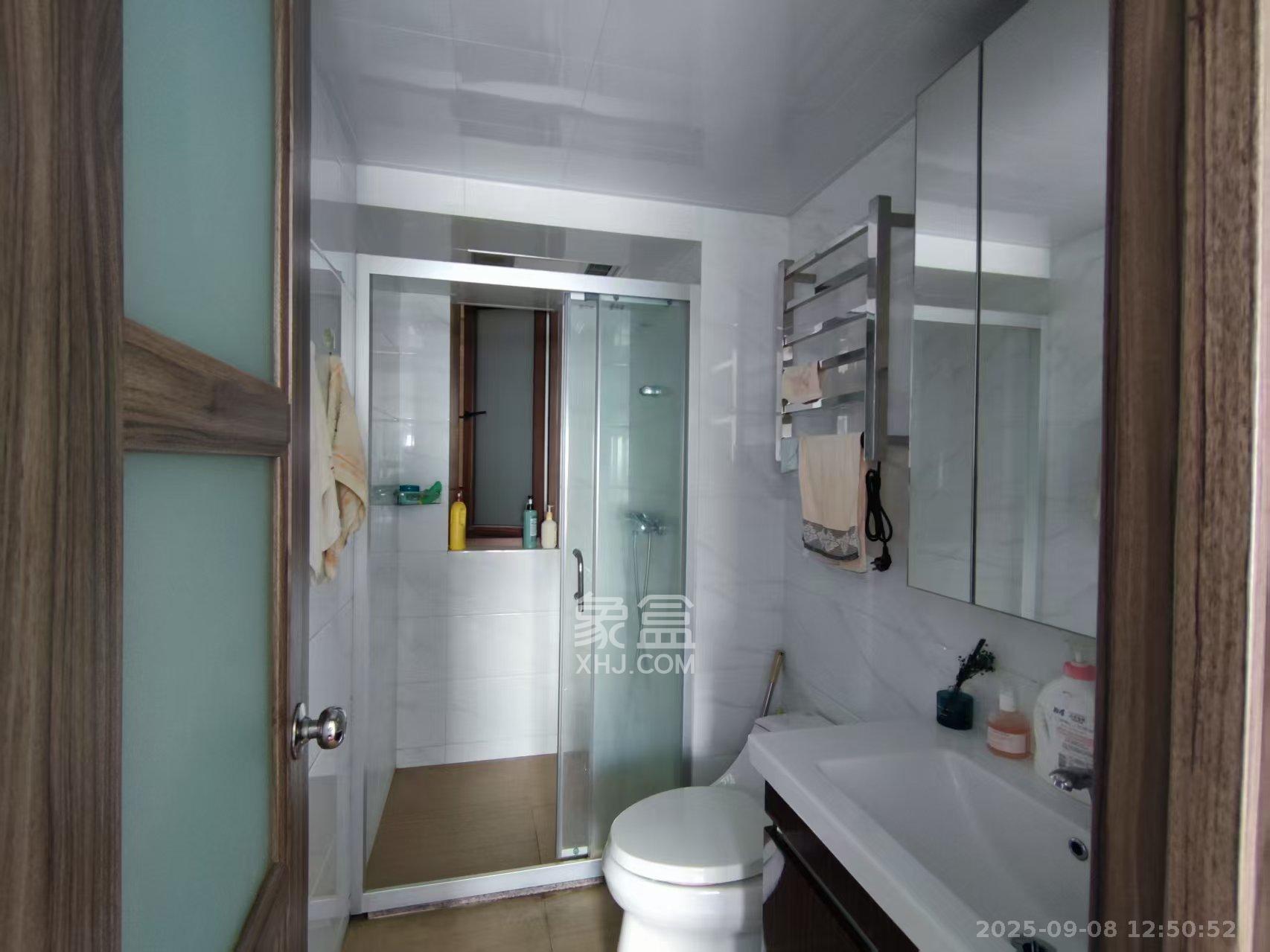 碧桂园中央花园 3室2厅2卫 3200.0元/月 碧桂园中央花园 3室2厅2卫 3200.0元/月室内图