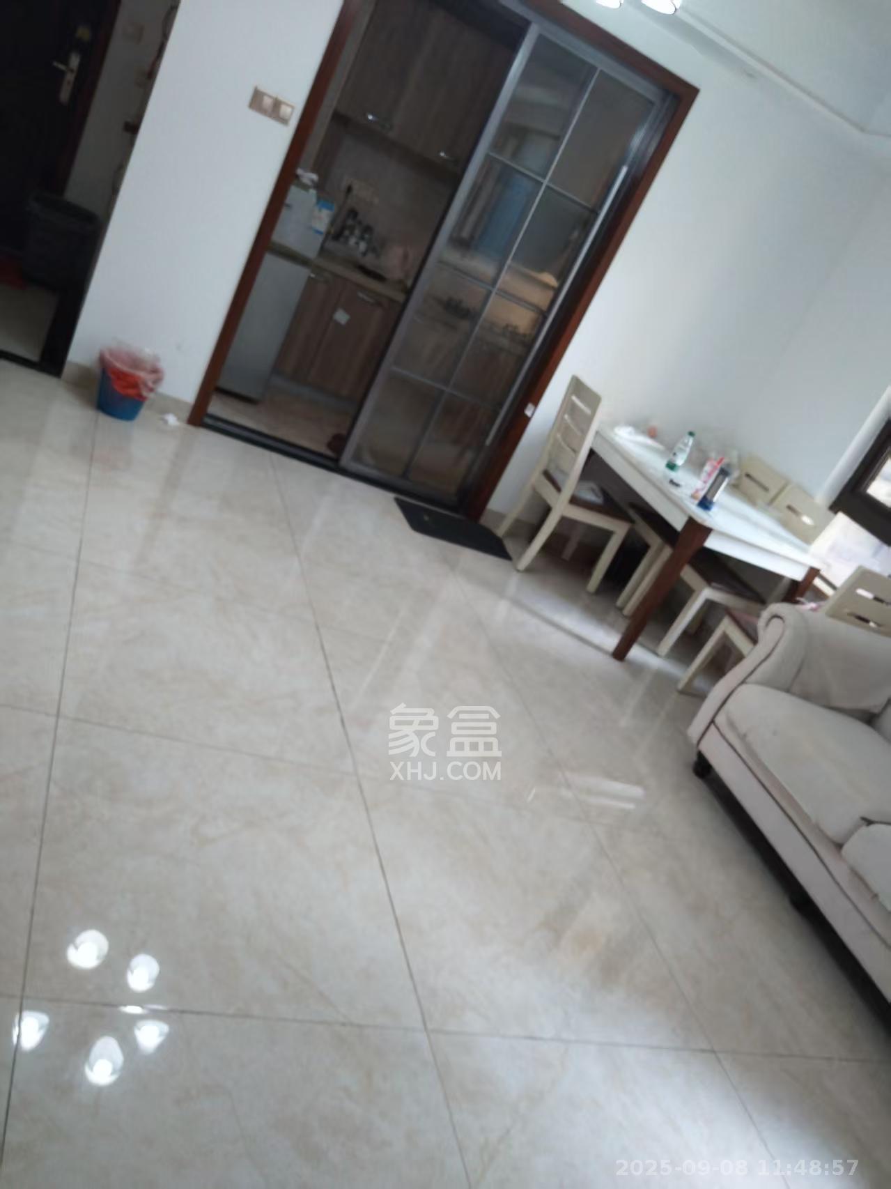 华润橡树湾  3室2厅1卫   1800.00元/月室内图