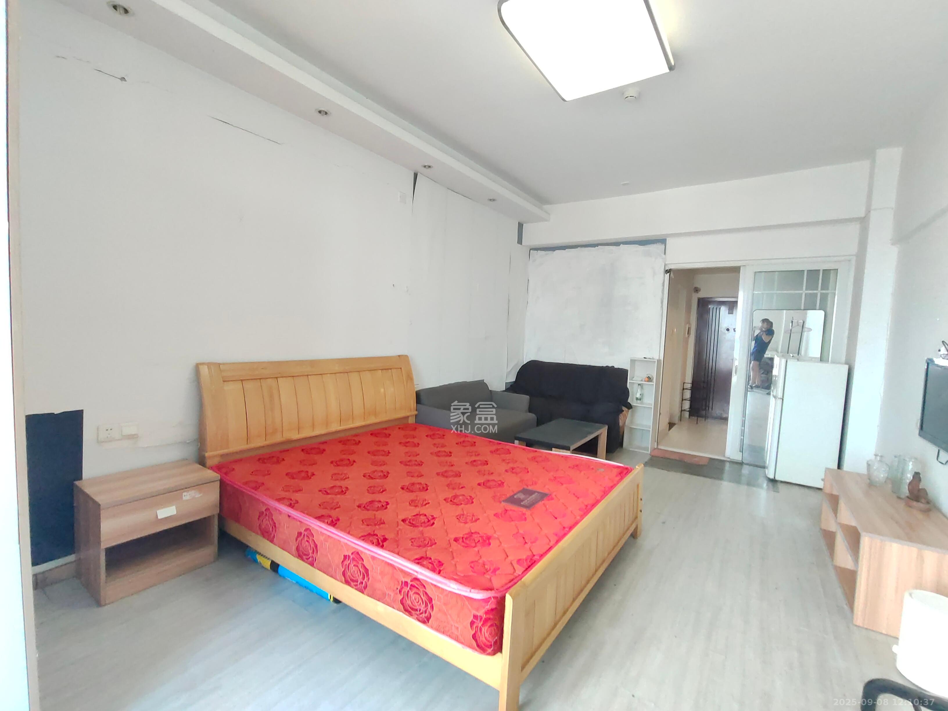 融圣国际  1室1厅1卫    1300.0元/月室内图