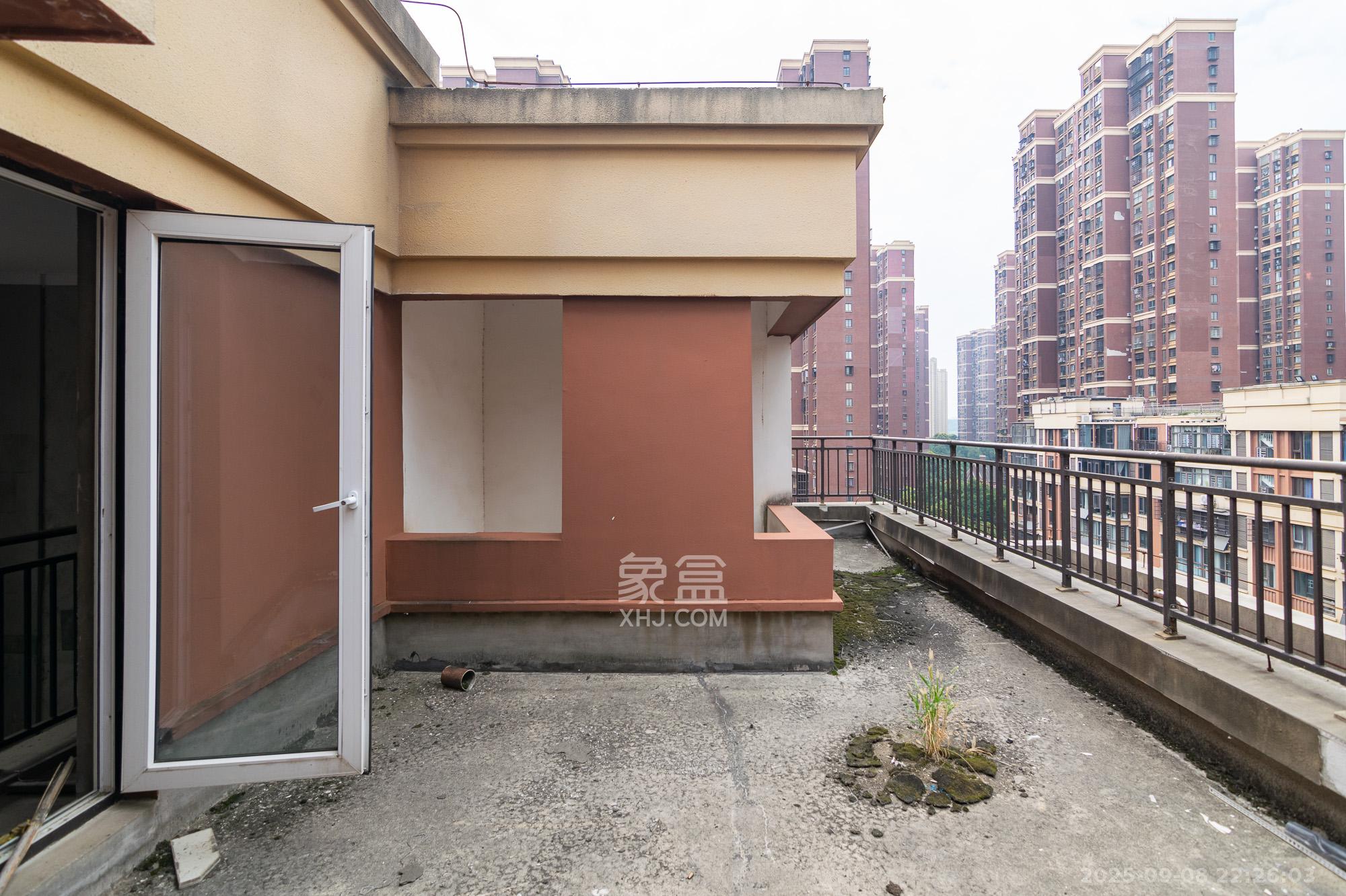 新城国际花都  4室2厅2卫    120.0万其他