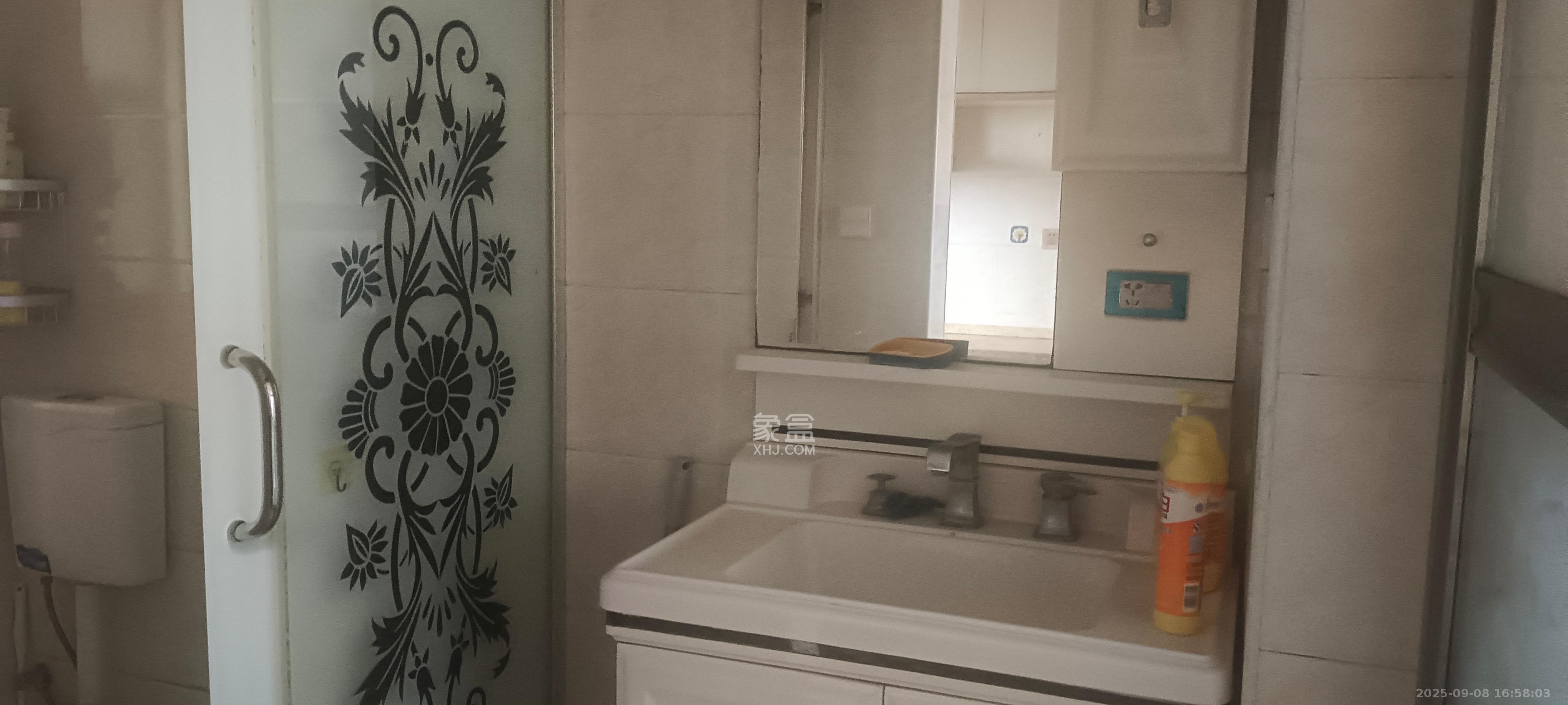 华龙家园(和泰家园) 3室1厅1卫 2000.0元/月 华龙家园(和泰家园) 3室1厅1卫 2000.0元/月室内图