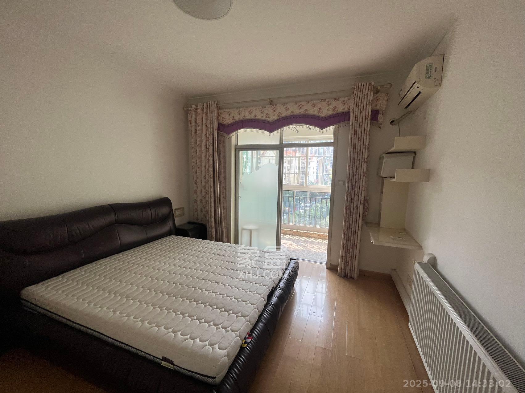 华雅花园  3室2厅2卫    2800.0元/月室内图