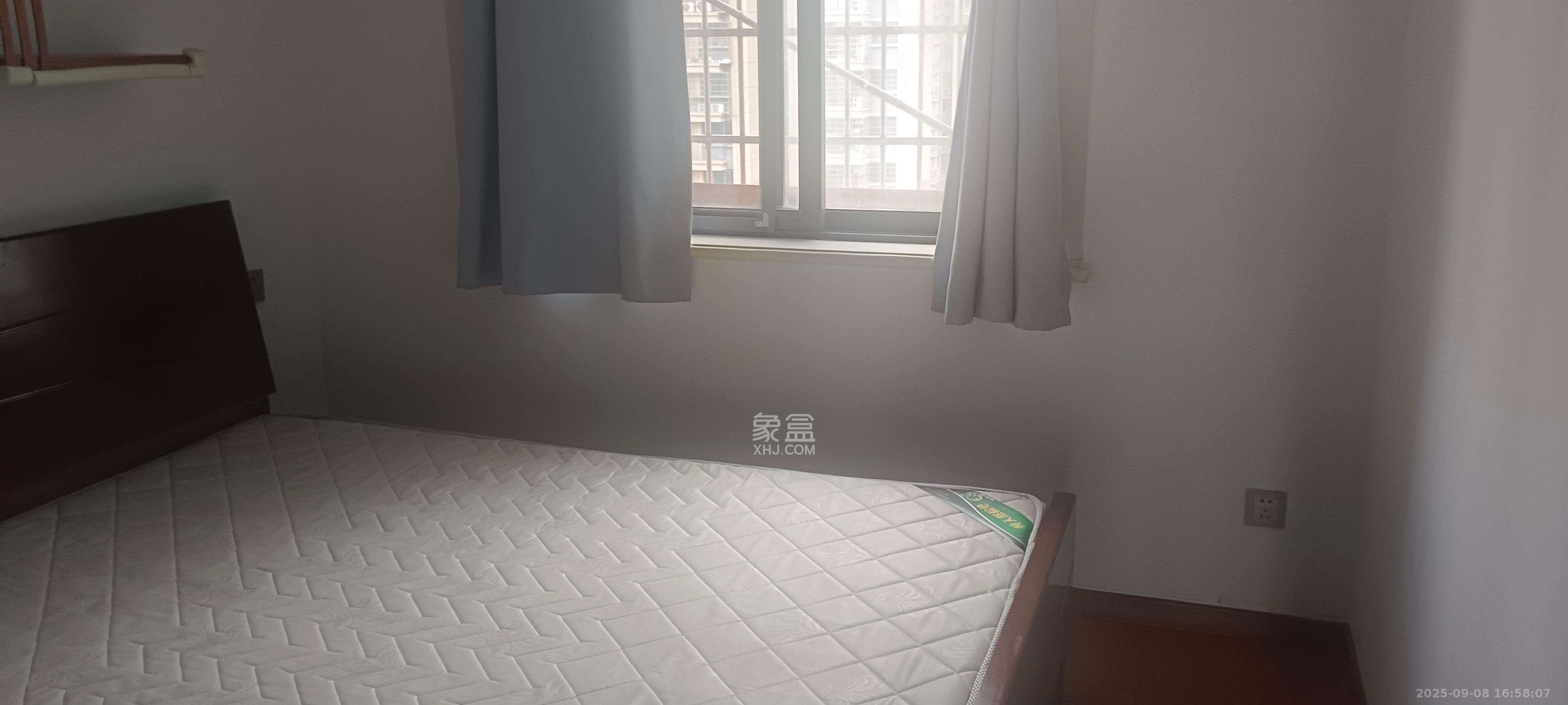 华龙家园(和泰家园) 3室1厅1卫 2000.0元/月 华龙家园(和泰家园) 3室1厅1卫 2000.0元/月室内图