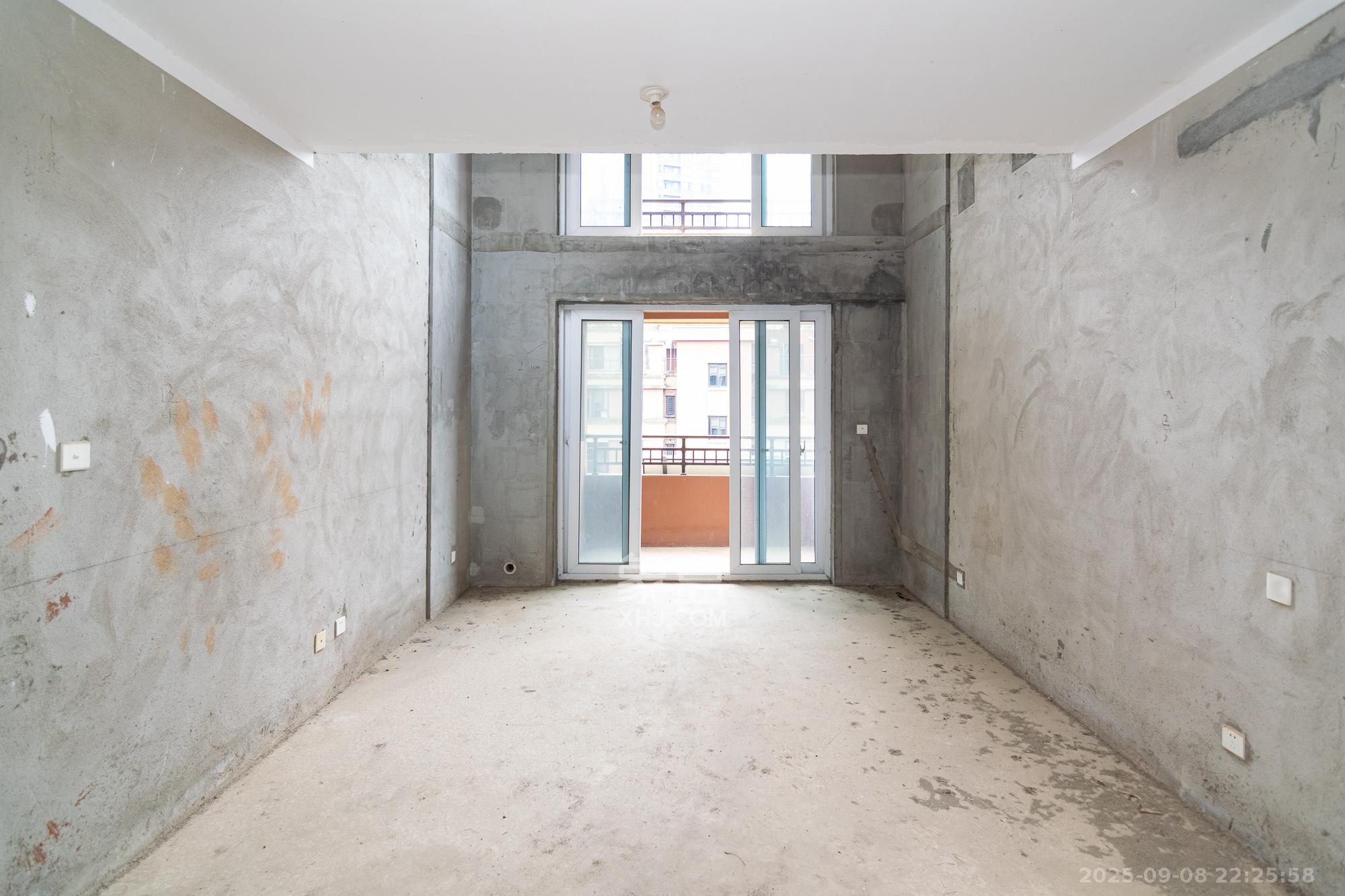 新城国际花都  4室2厅2卫    120.0万