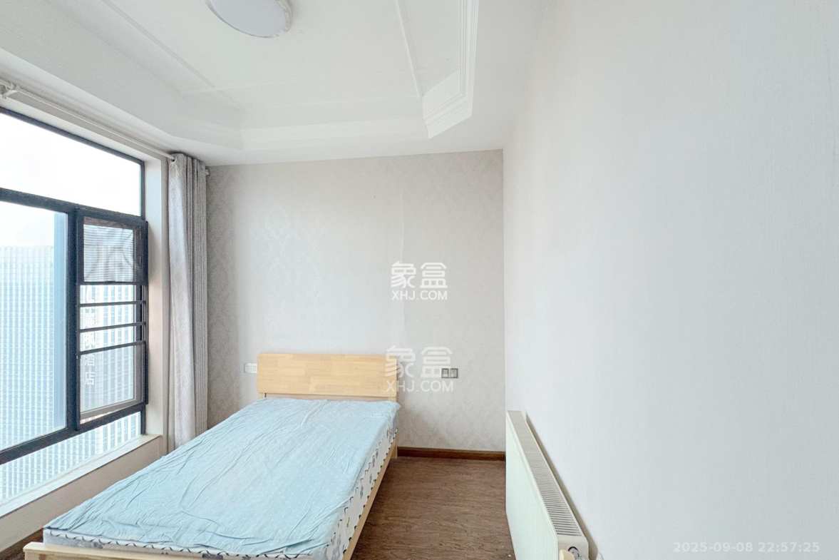 融圣国际  4室2厅2卫    144.8万 融圣国际  4室2厅2卫    144.8万卧室