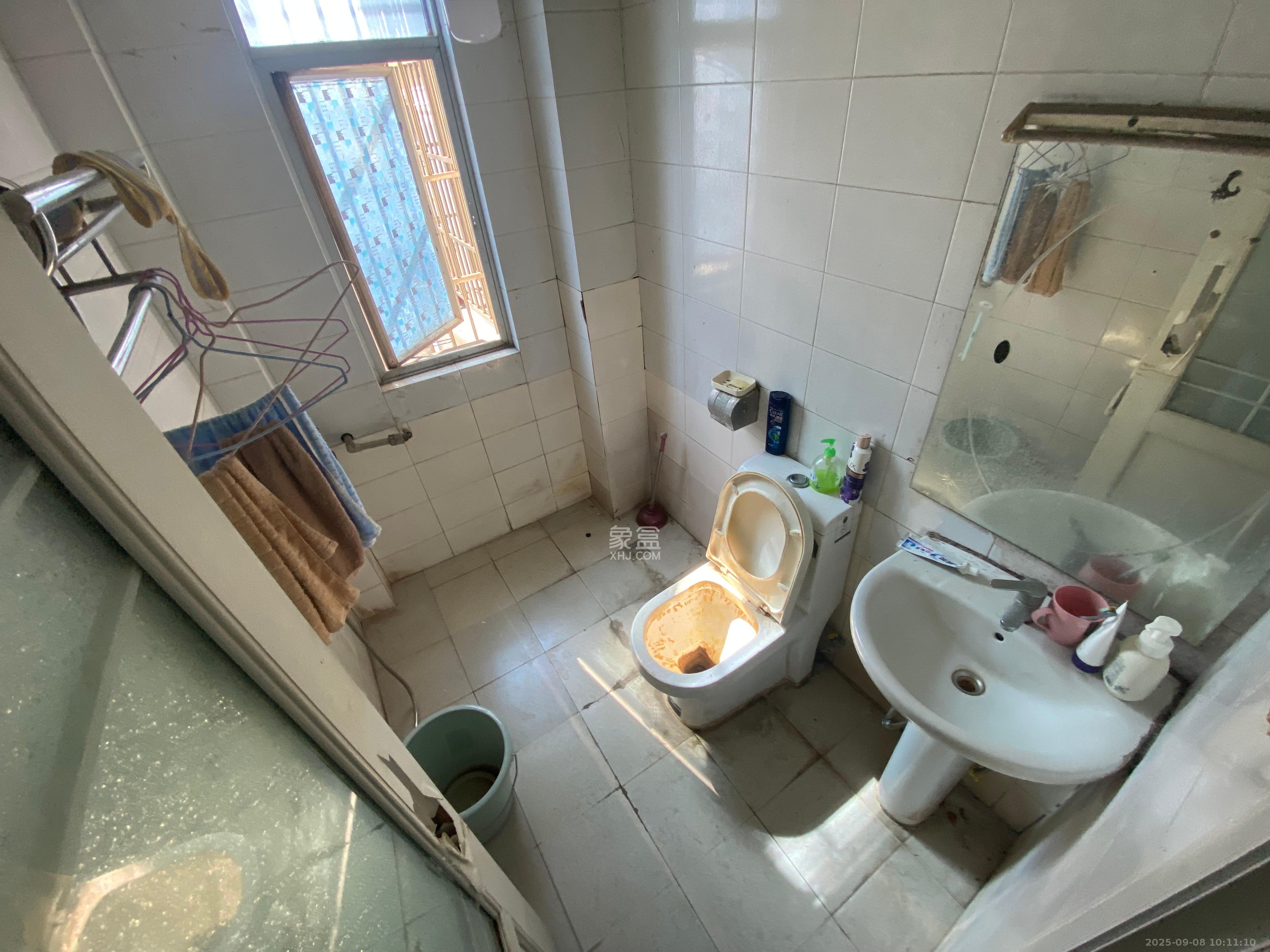 学宫街散盘 3室2厅2卫 3000.0元/月 学宫街散盘 3室2厅2卫 3000.0元/月室内图