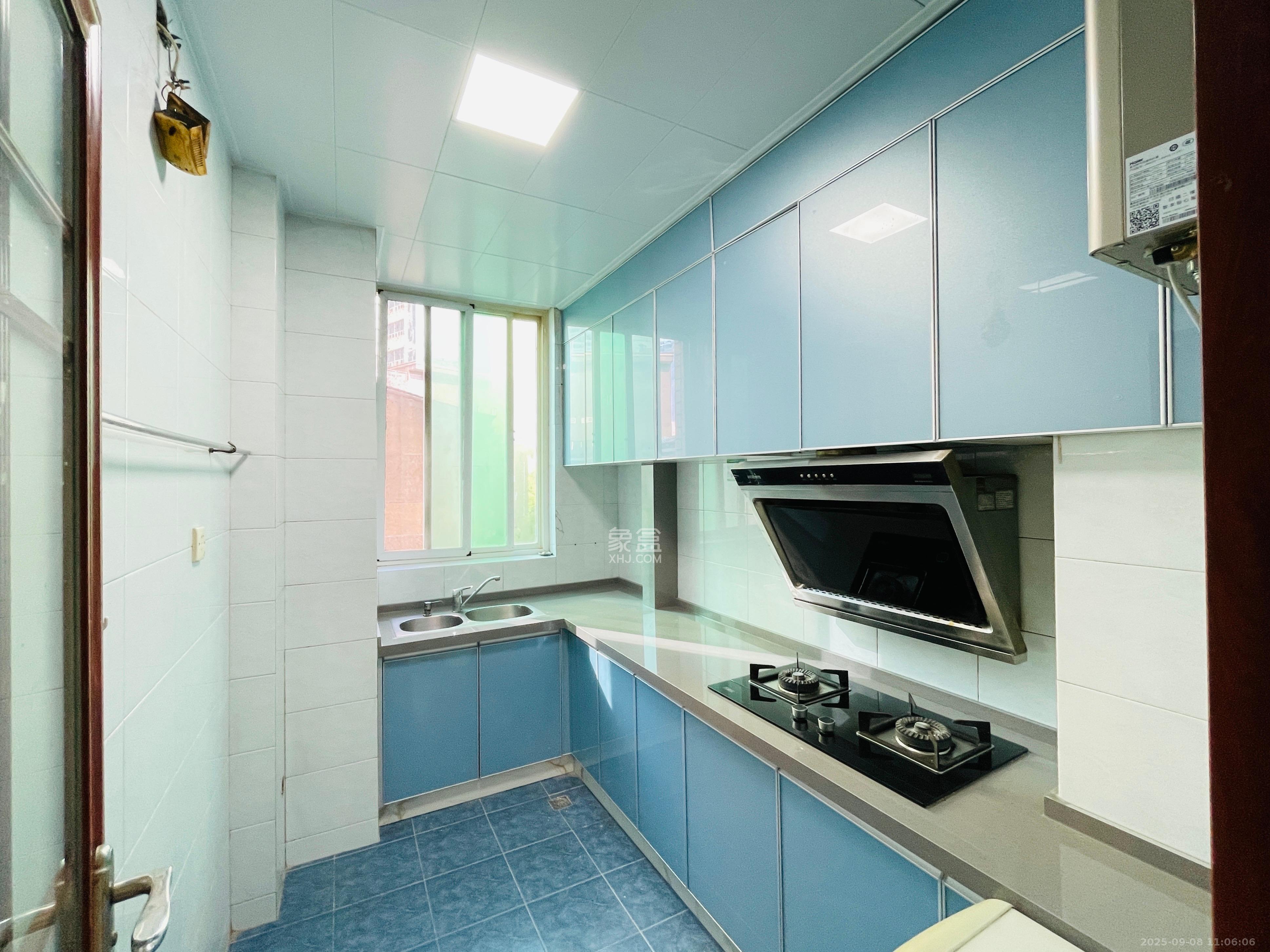 维一星城  2室2厅1卫    3200.0元/月室内图