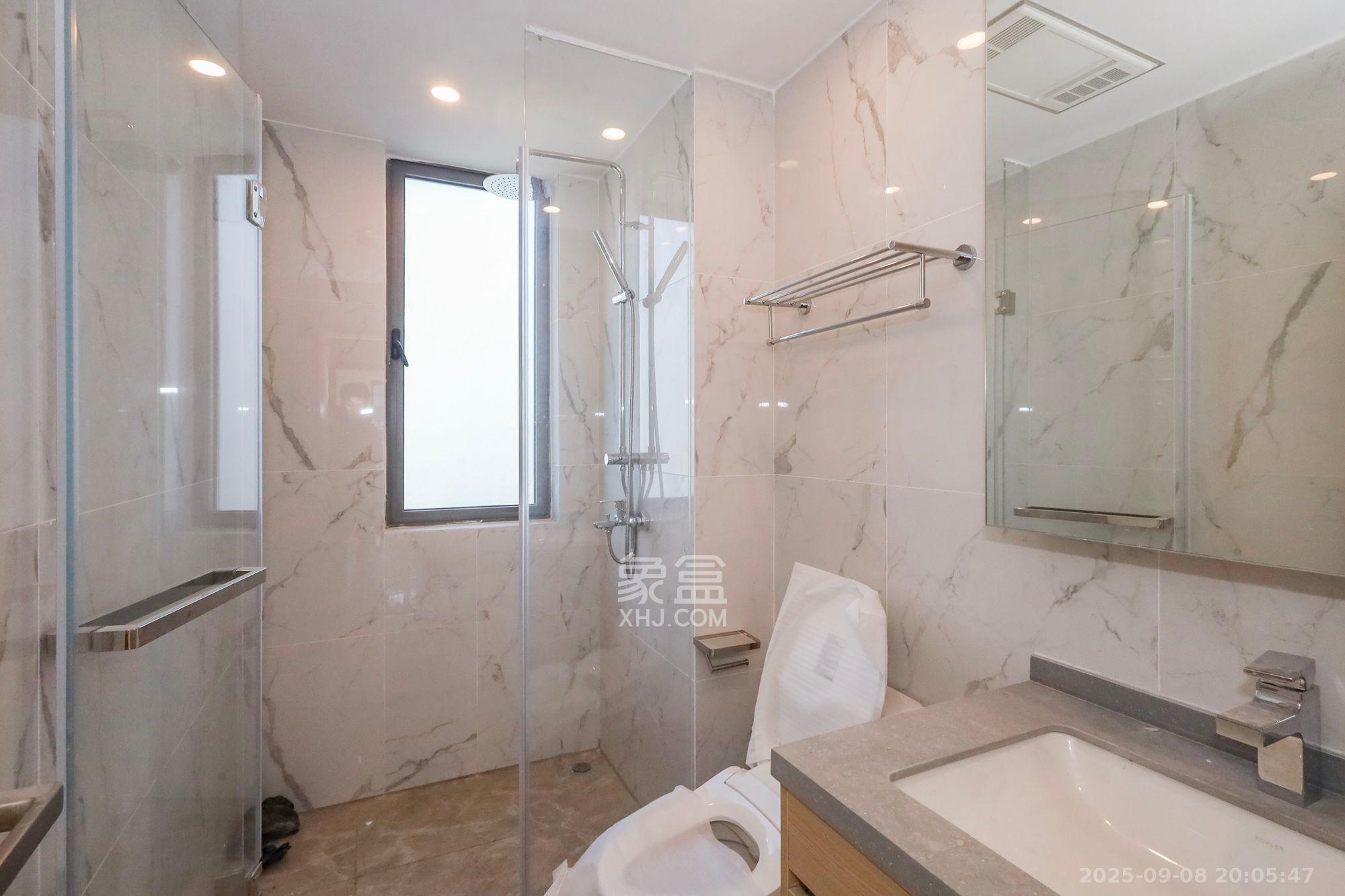 复地滨江金融中心  4室2厅2卫    4500.0元/月 复地滨江金融中心  4室2厅2卫    4500.0元/月室内图