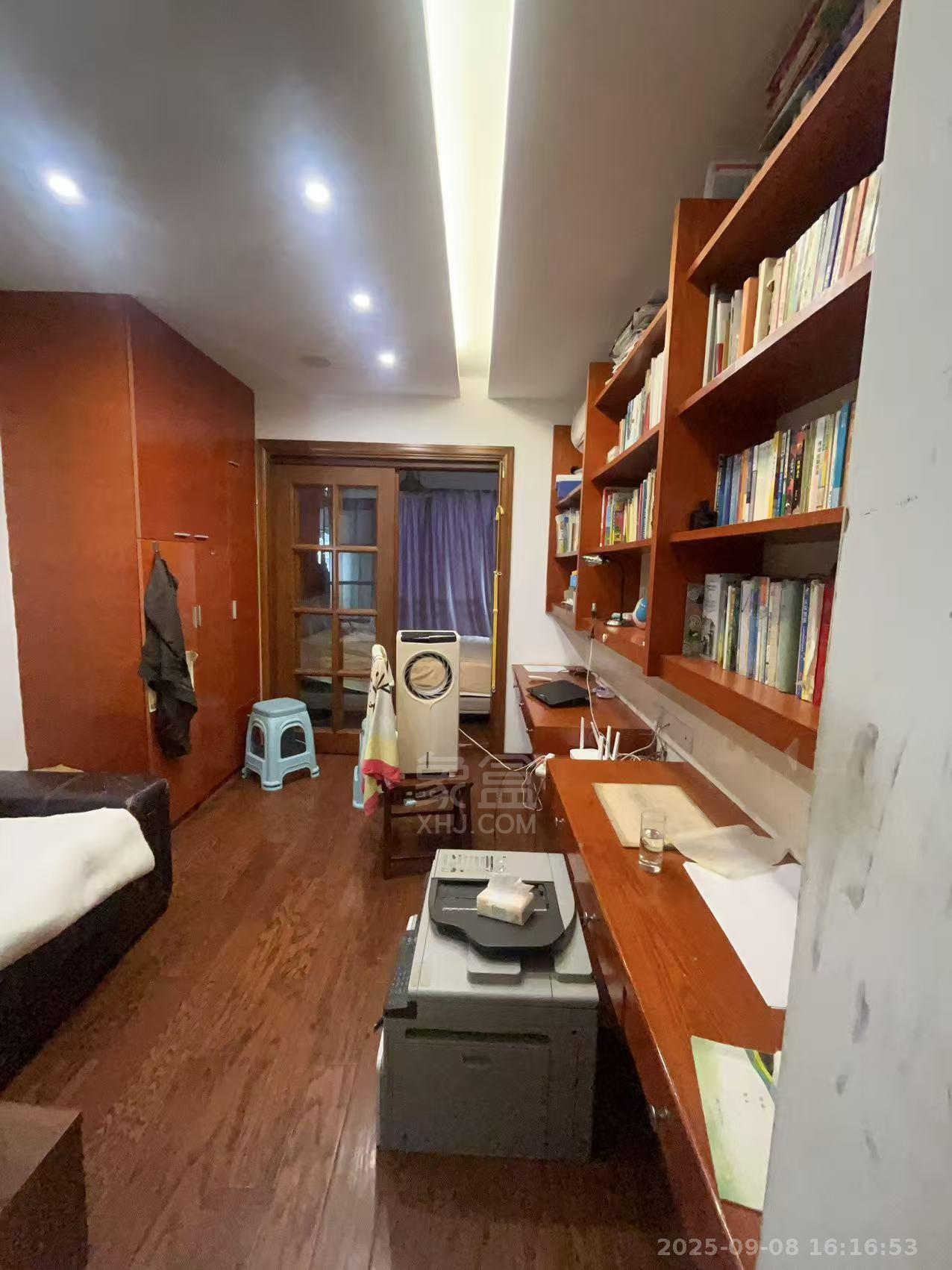 经世皇城 3室2厅2卫 1400.0元/月 经世皇城 3室2厅2卫 1400.0元/月室内图