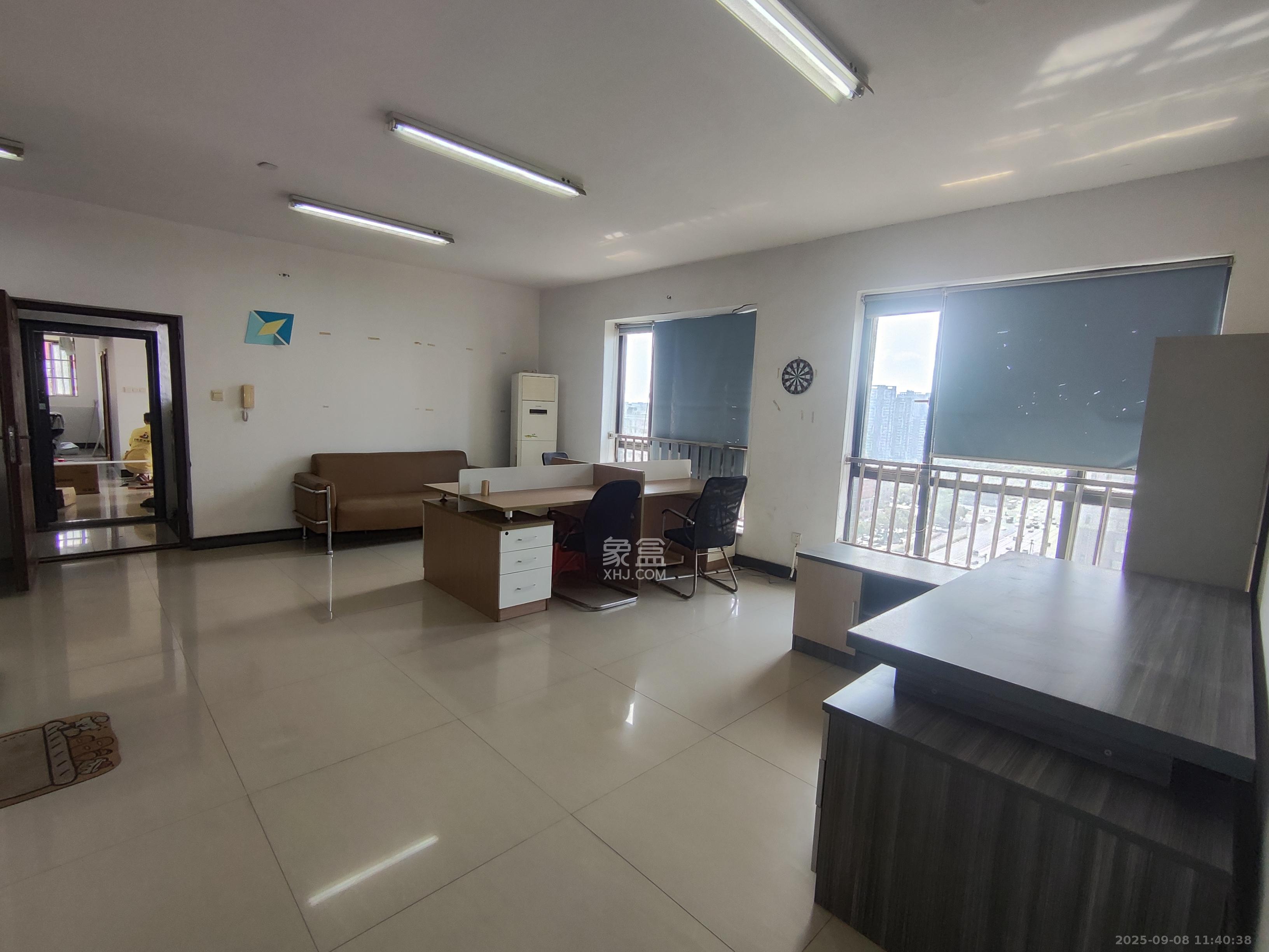 和庄  2室2厅1卫    2100.0元/月室内图