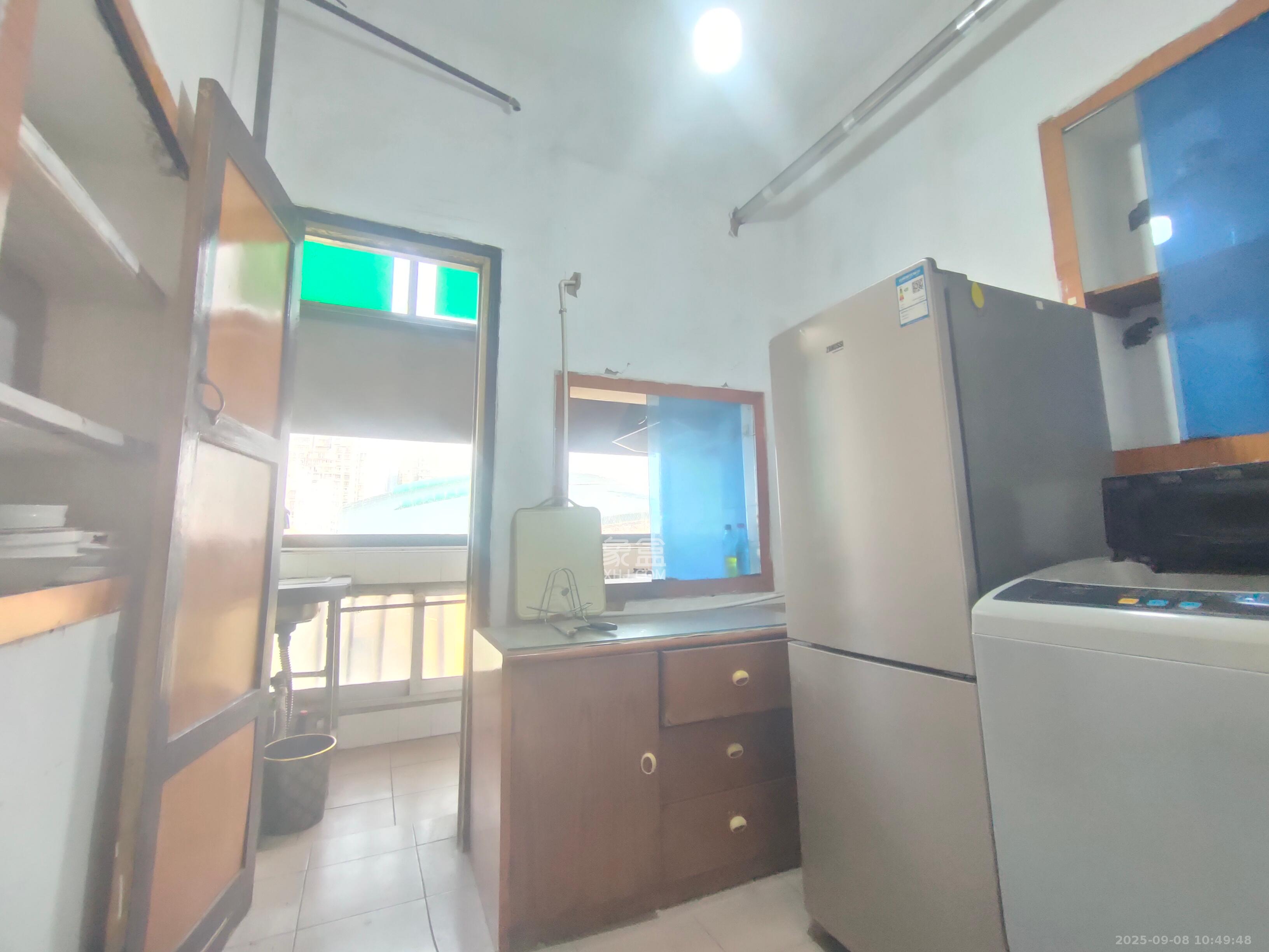 展览馆科协宿舍 3室1厅1卫 2000.0元/月 展览馆科协宿舍 3室1厅1卫 2000.0元/月室内图