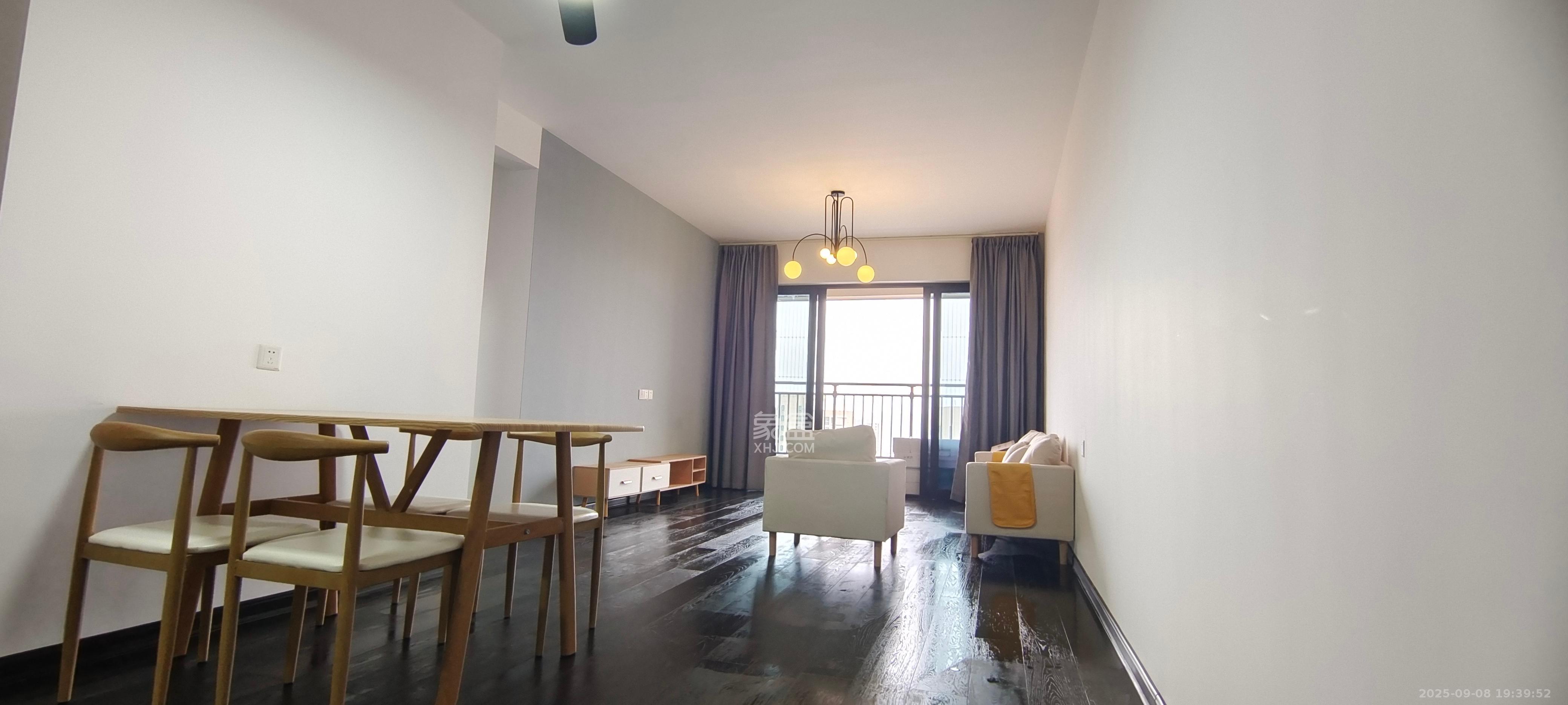 保利大都汇一期、二期  3室2厅2卫    3000.0元/月室内图