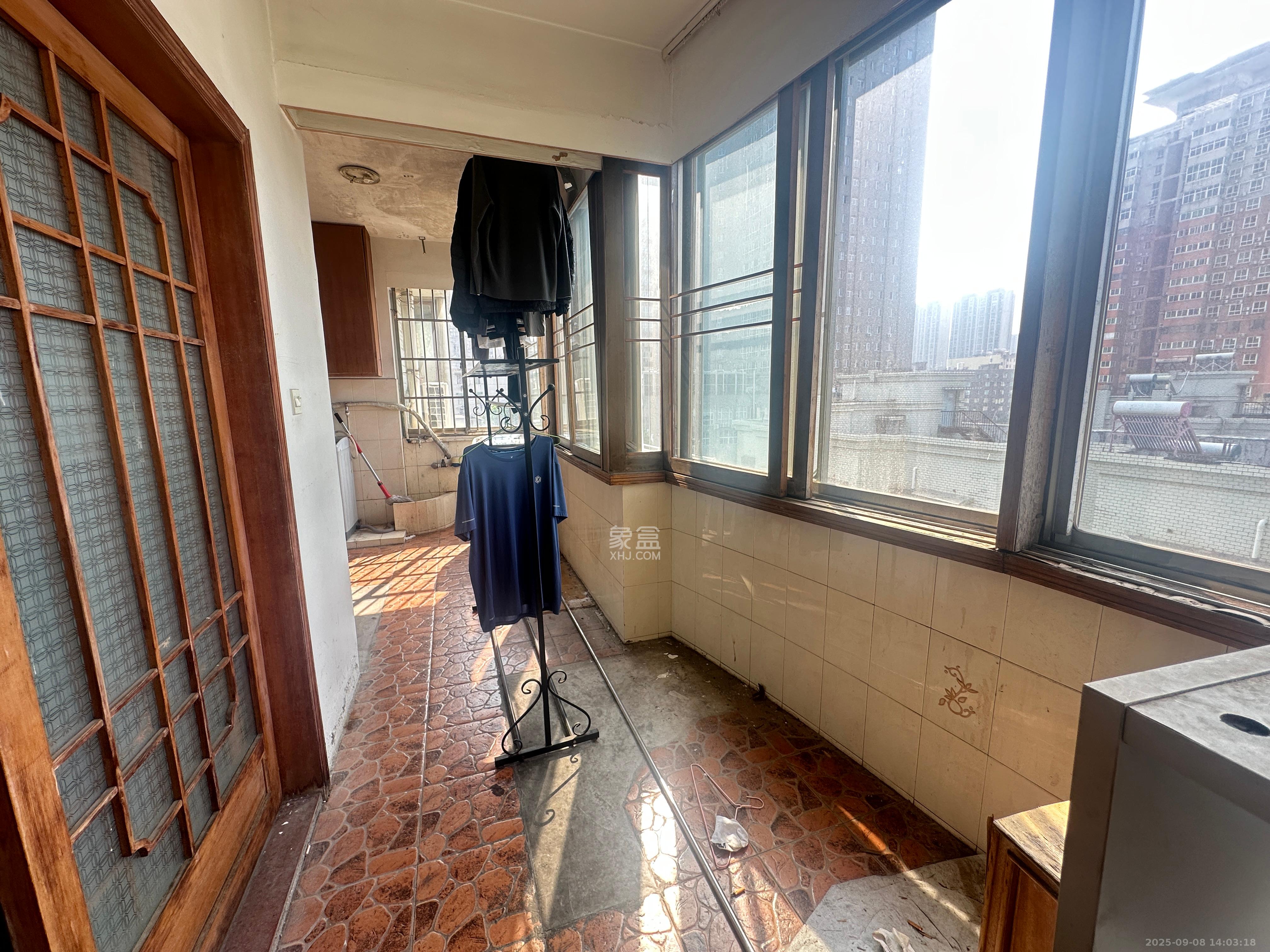 星电花园  4室2厅1卫    3200.0元/月 星电花园  4室2厅1卫    3200.0元/月室内图