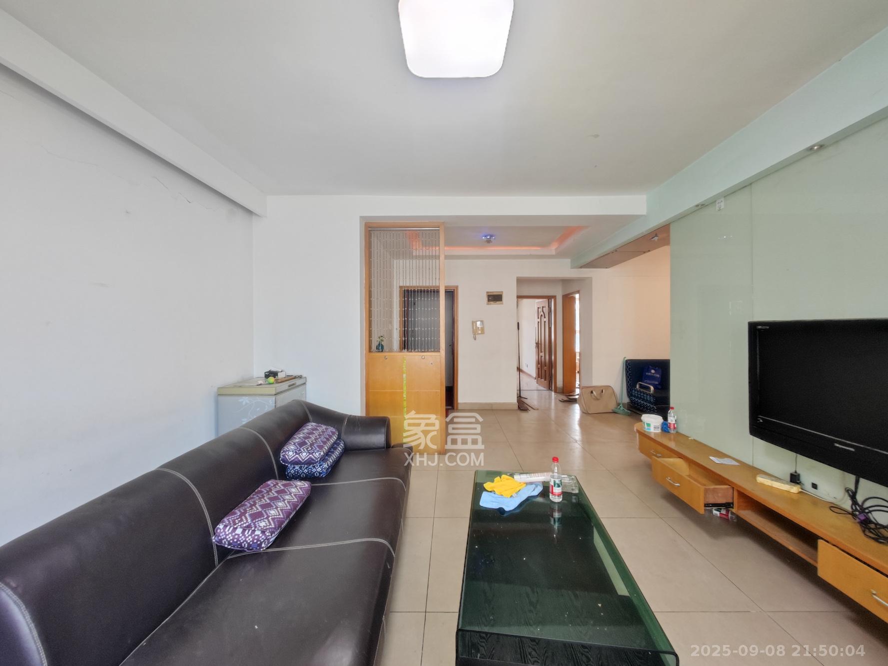 泰禹家园（彩云之翼家园一期、二期、三期）  3室2厅2卫    85.0万客厅