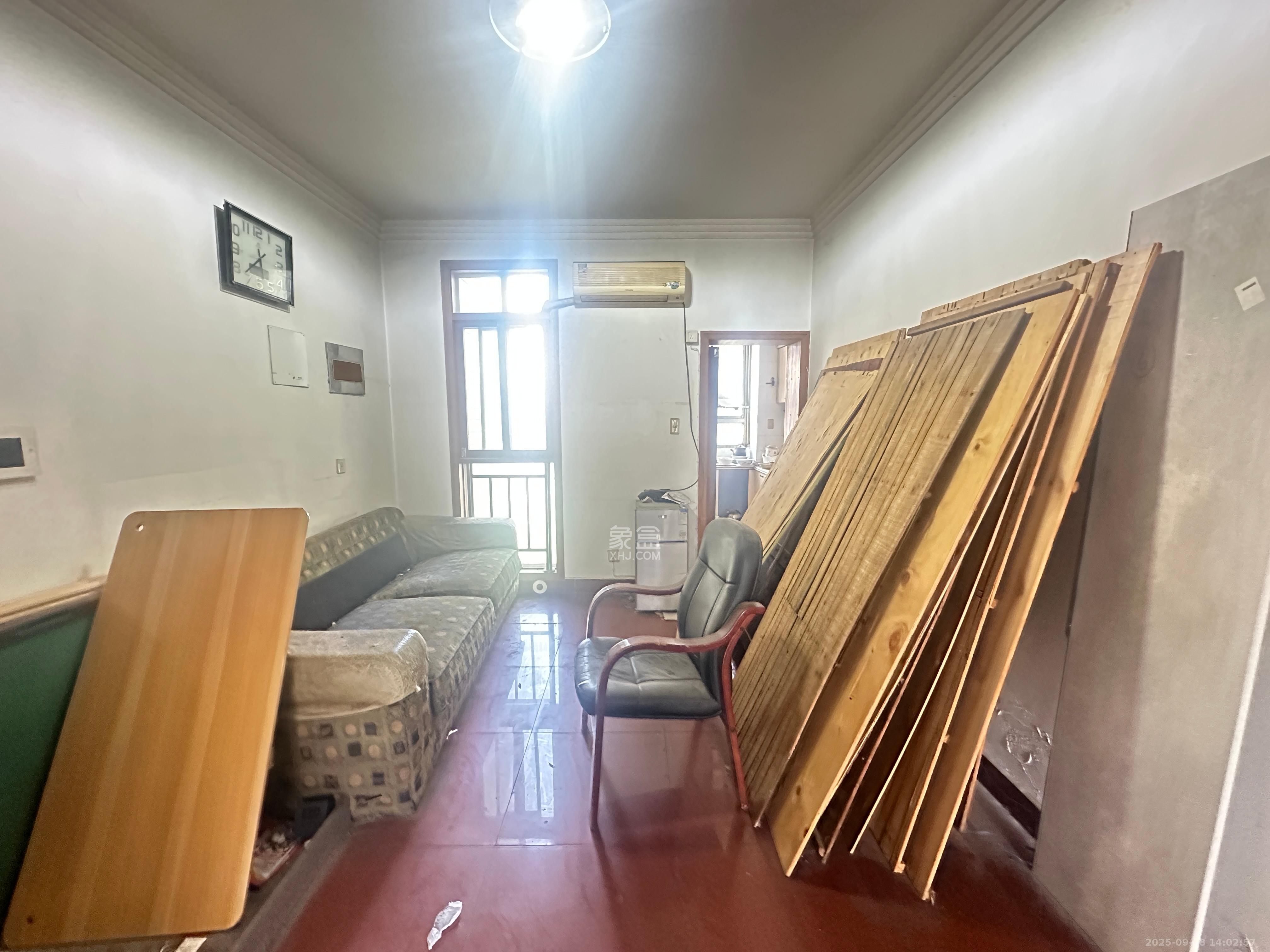 星电花园  4室2厅1卫    3200.0元/月 星电花园  4室2厅1卫    3200.0元/月室内图