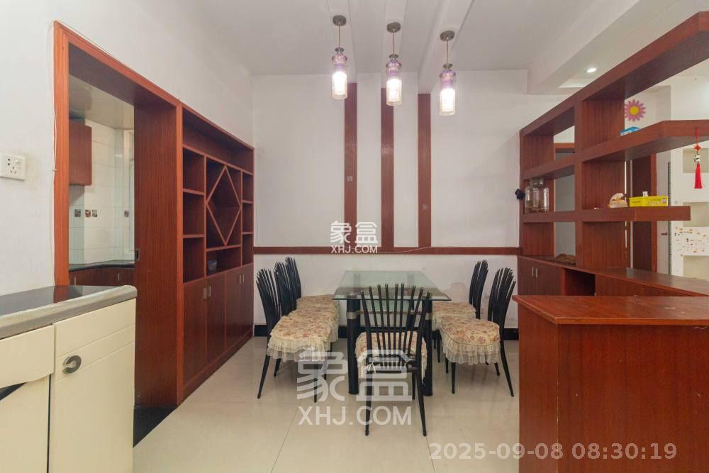 星城国际  3室2厅2卫    1600.0元/月 星城国际  3室2厅2卫    1600.0元/月室内图