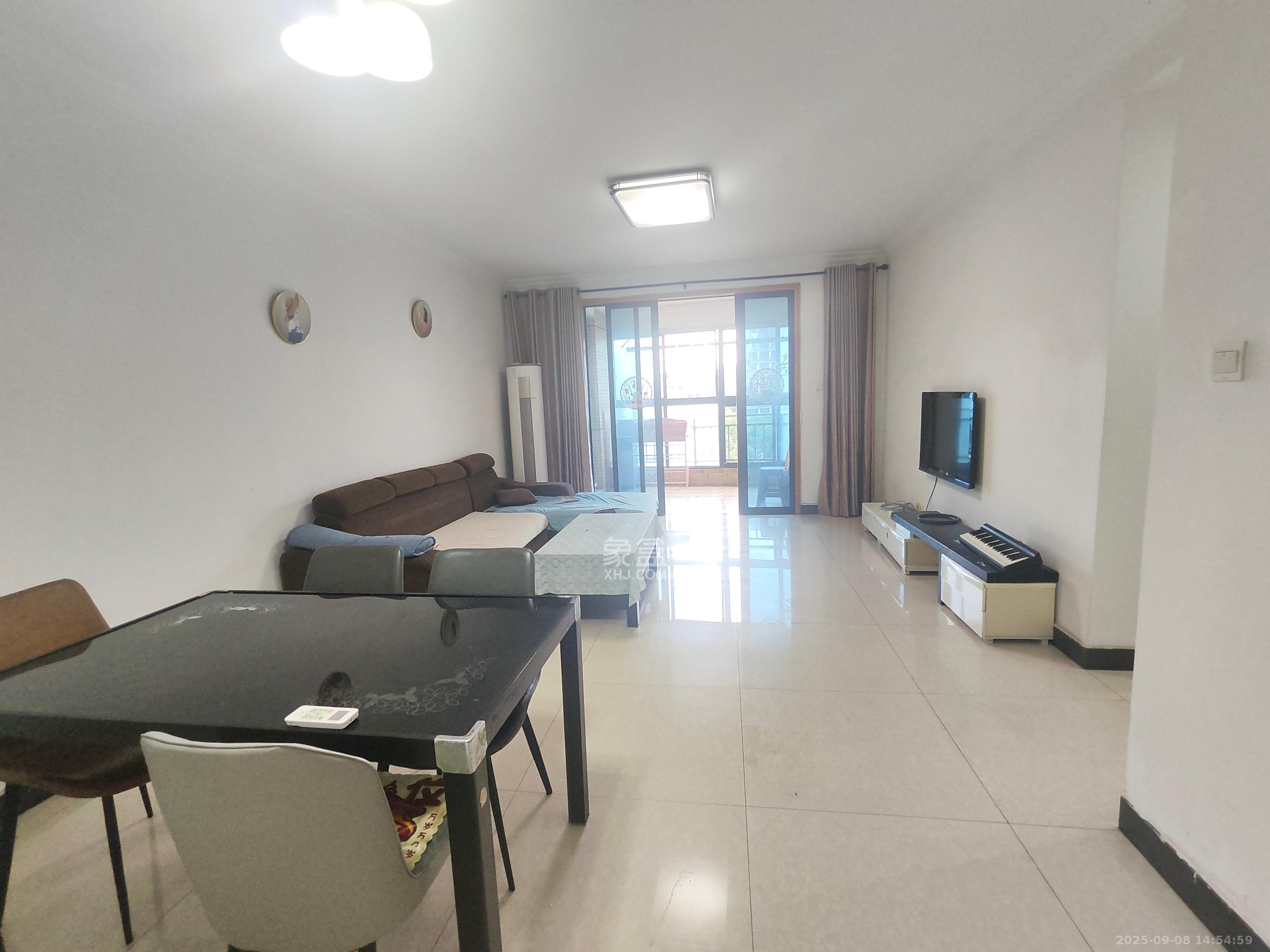 融圣国际 3室1厅2卫 3300.0元/月 融圣国际 3室1厅2卫 3300.0元/月室内图