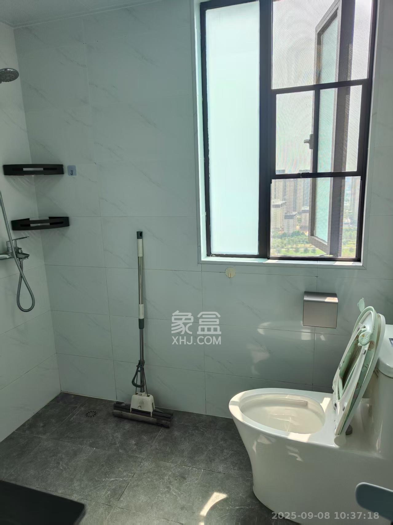 尚东金河湾  2室1厅1卫    2100.0元/月室内图