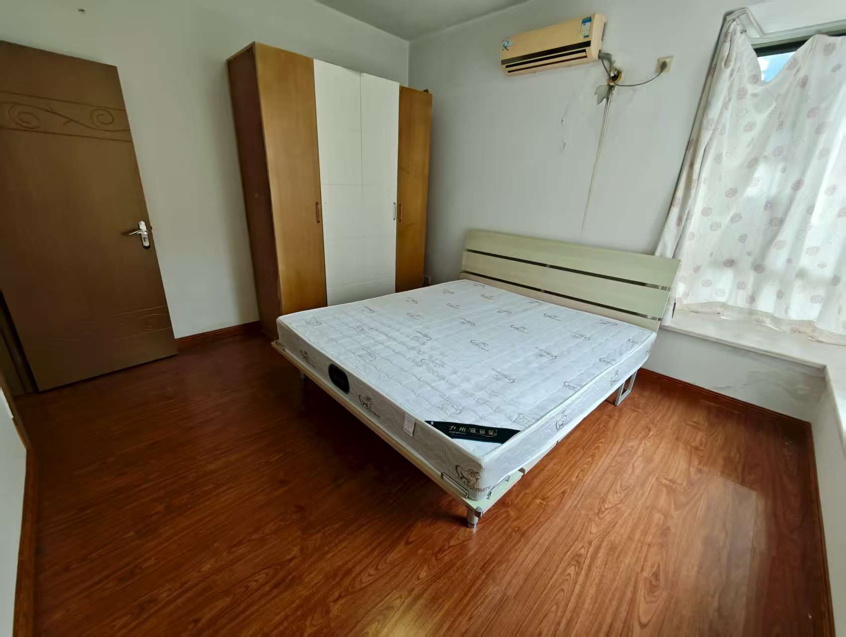 泉海好家园 2室2厅1卫 2500.0元/月 泉海好家园 2室2厅1卫 2500.0元/月室内图