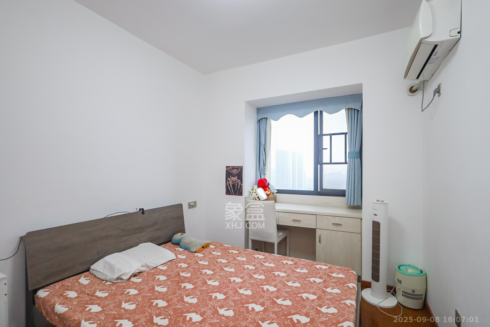 兰亭都荟(璟峰苑)  3室2厅1卫    105.0万 兰亭都荟(璟峰苑)  3室2厅1卫    105.0万卧室