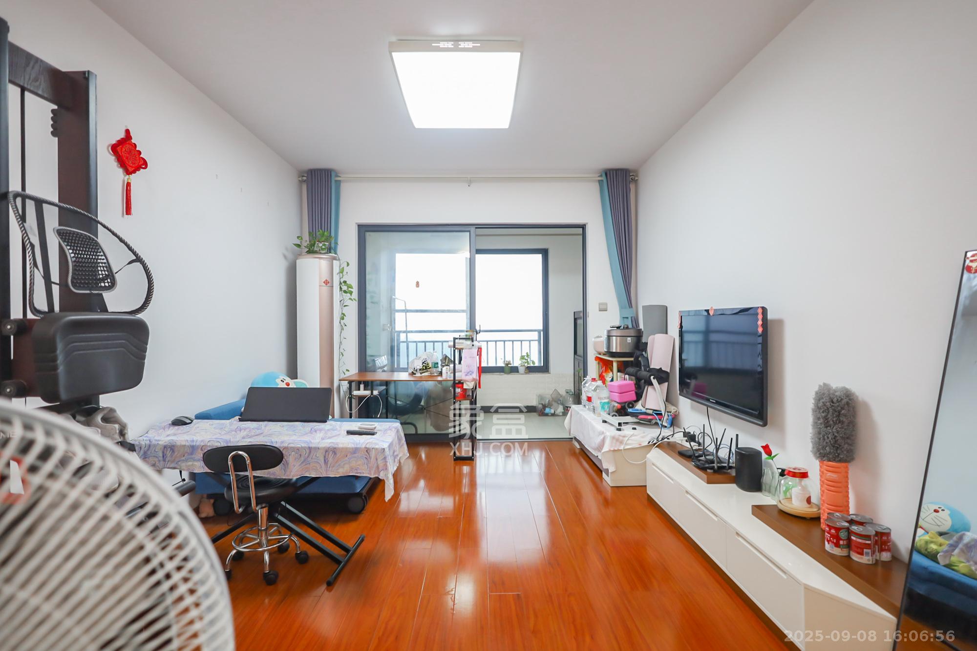 兰亭都荟(璟峰苑)  3室2厅1卫    105.0万 兰亭都荟(璟峰苑)  3室2厅1卫    105.0万客厅